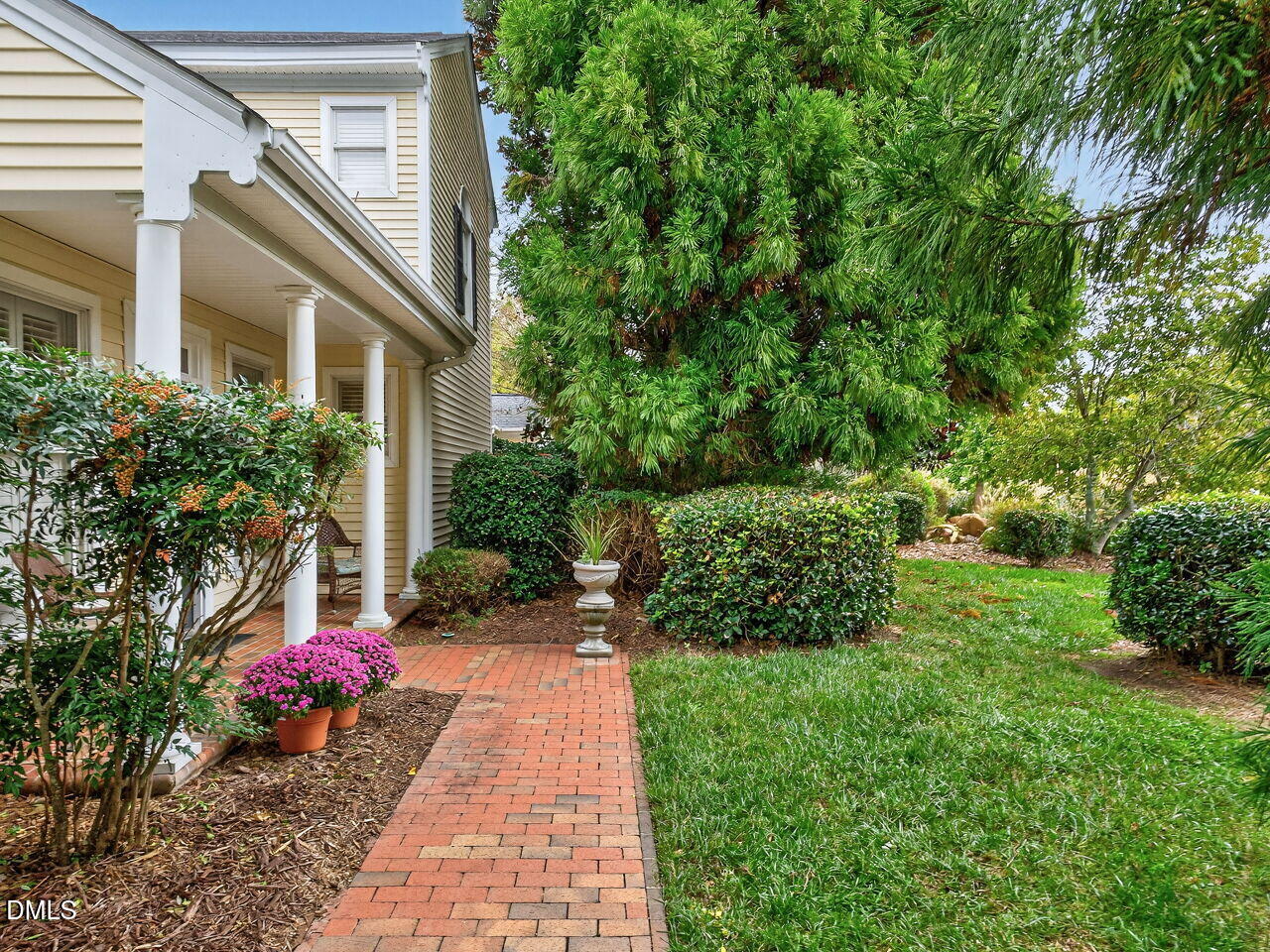 28 W Madison Property Photo 1