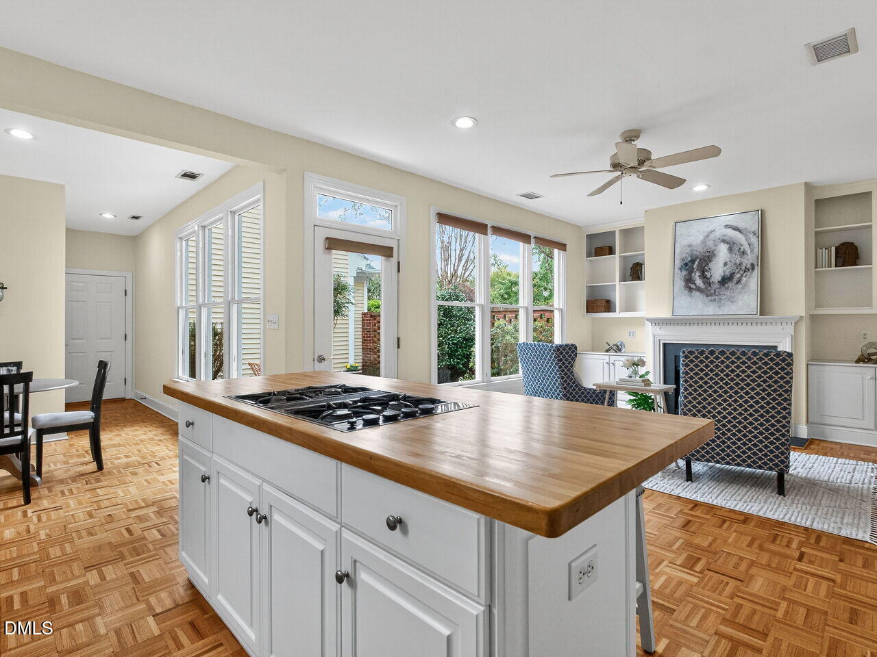 28 W Madison Property Photo 5