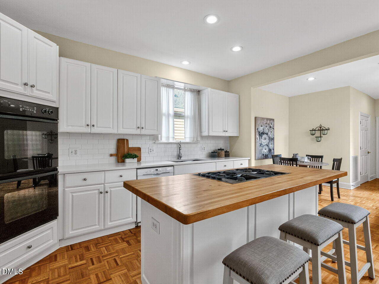 28 W Madison Property Photo 6