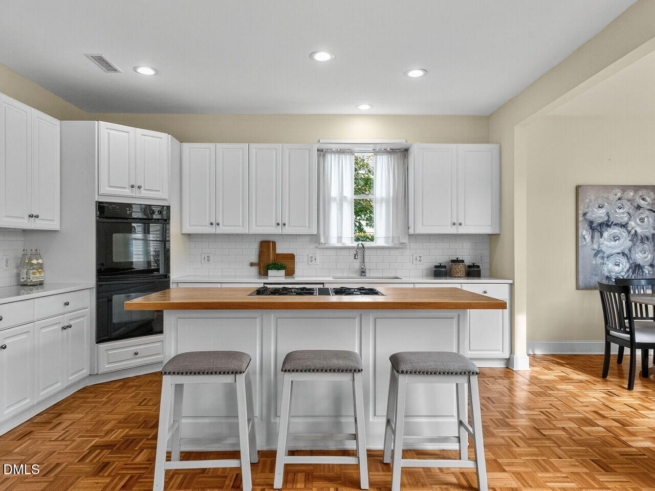 28 W Madison Property Photo 8