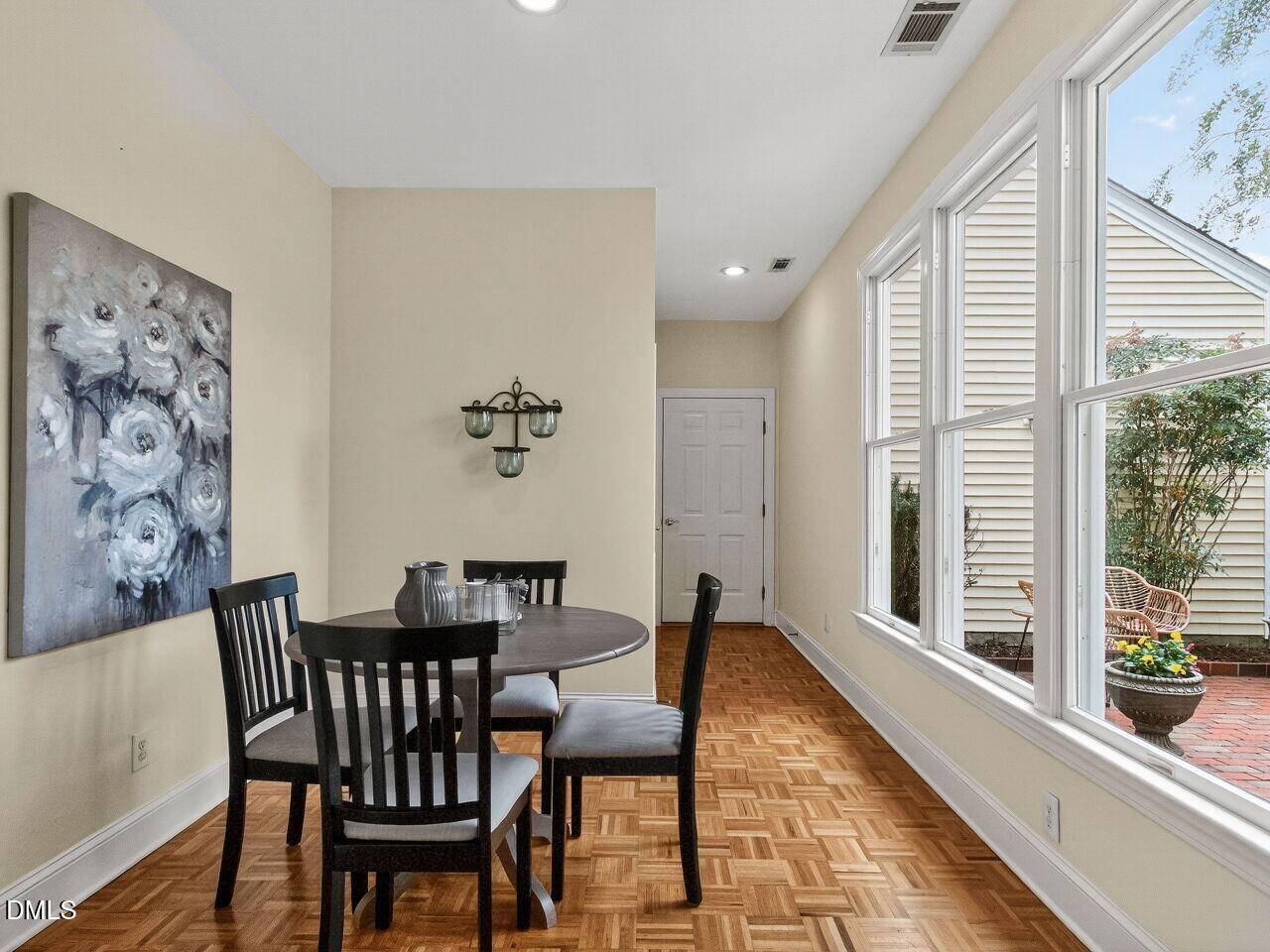 28 W Madison Property Photo 11