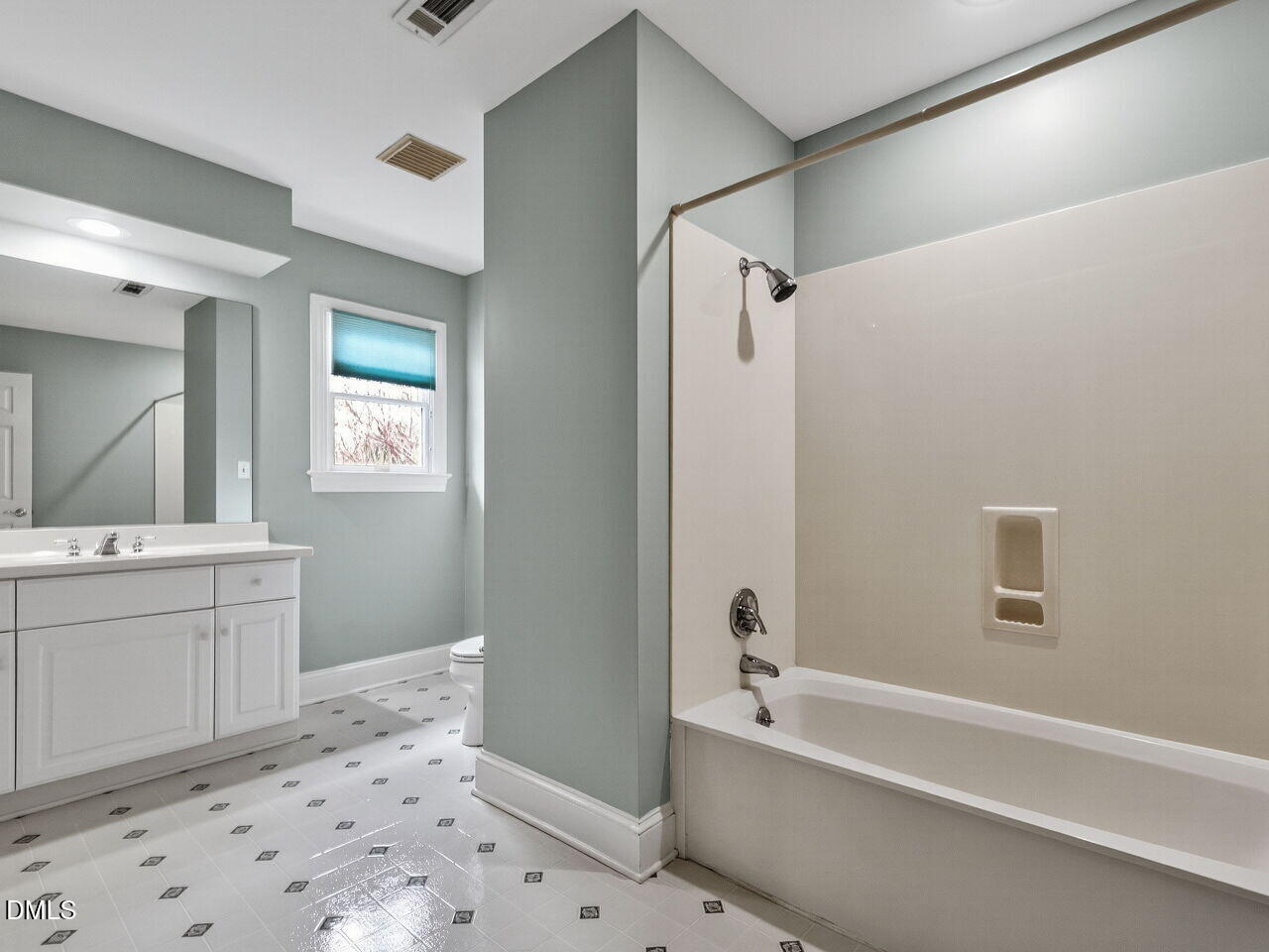 28 W Madison Property Photo 21