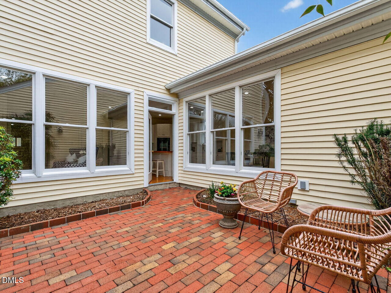 28 W Madison Property Photo 23