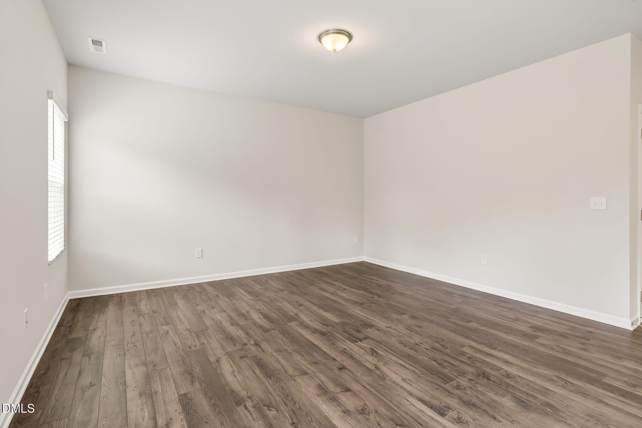 38 Stout Landing Property Photo 4