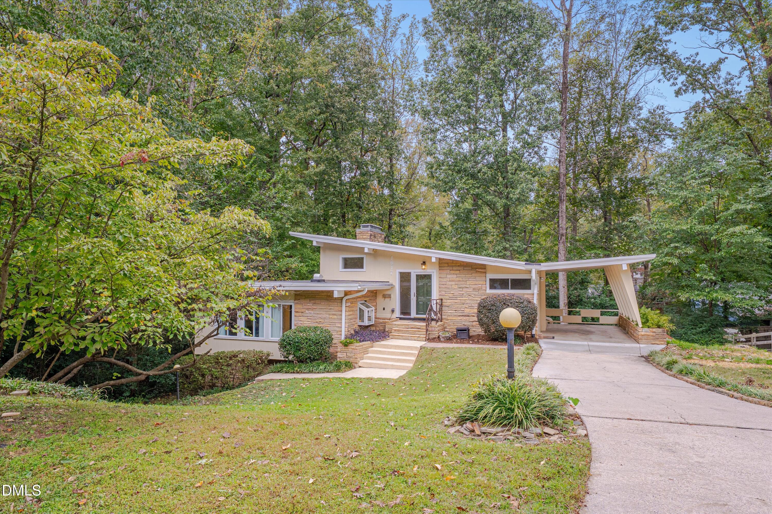 1617 Shawnee Street Property Photo 2