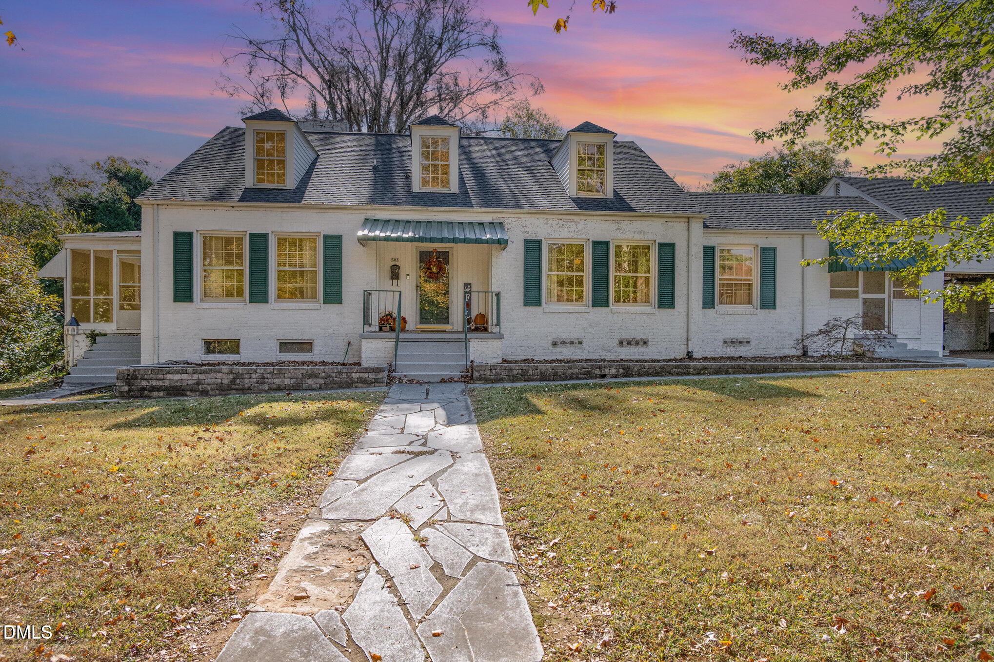 303 W Dolphin Street Property Photo 1