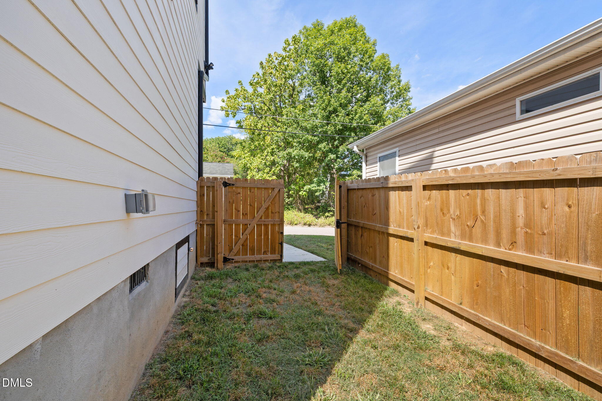 1101 Fairview Street Property Photo 6