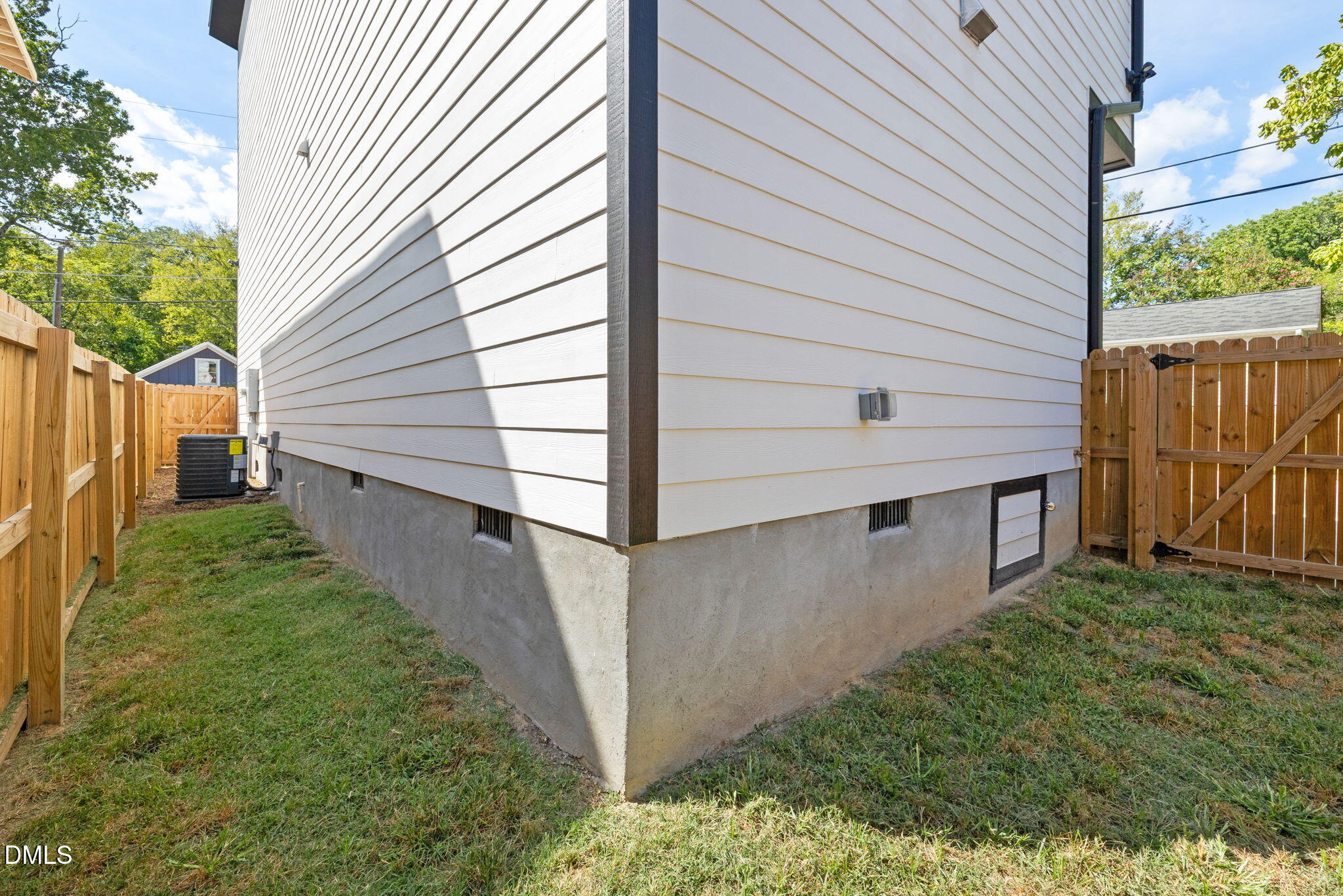 1101 Fairview Street Property Photo 7