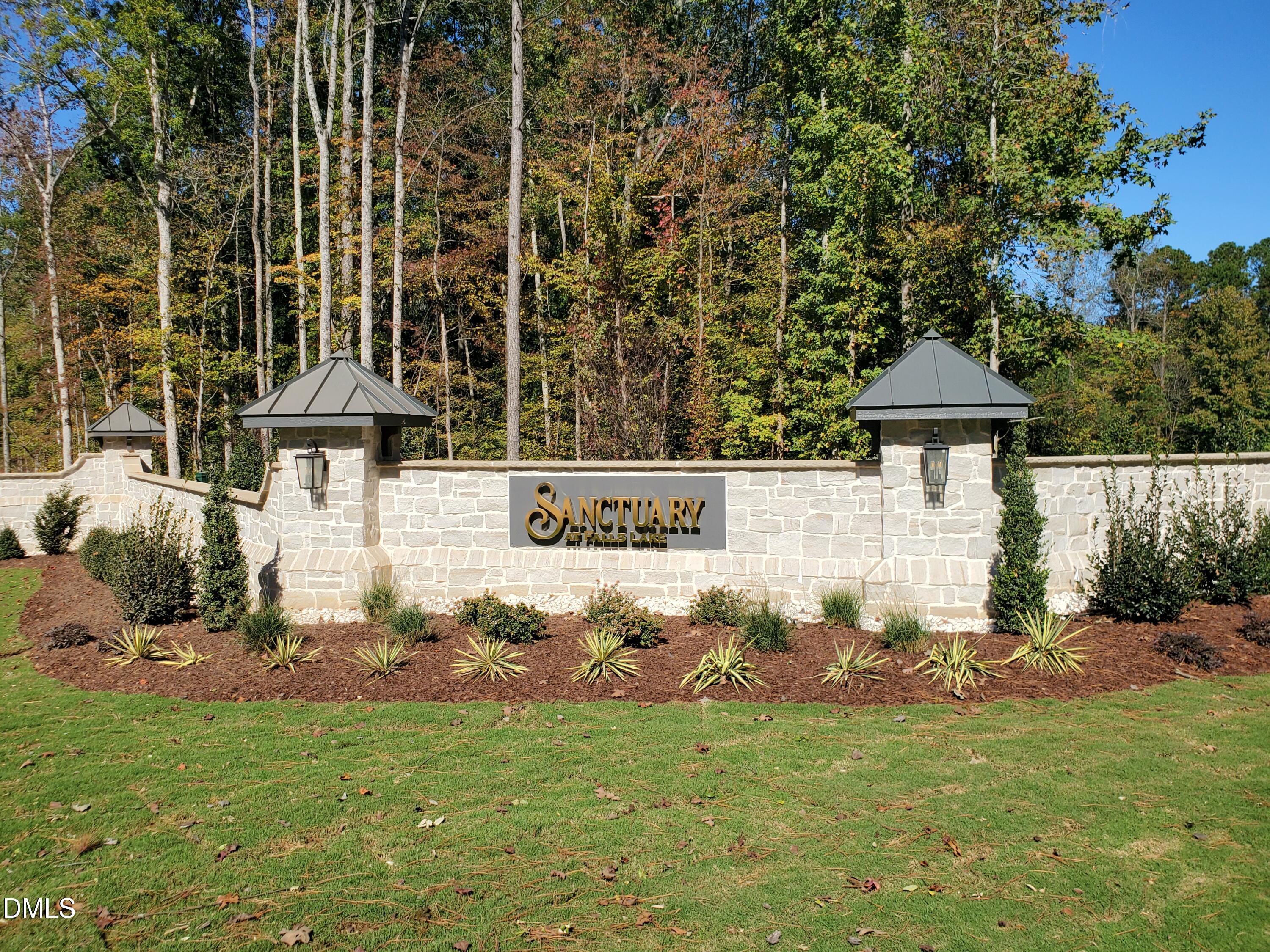 6469 Sanctuary Falls Drive Property Photo 3