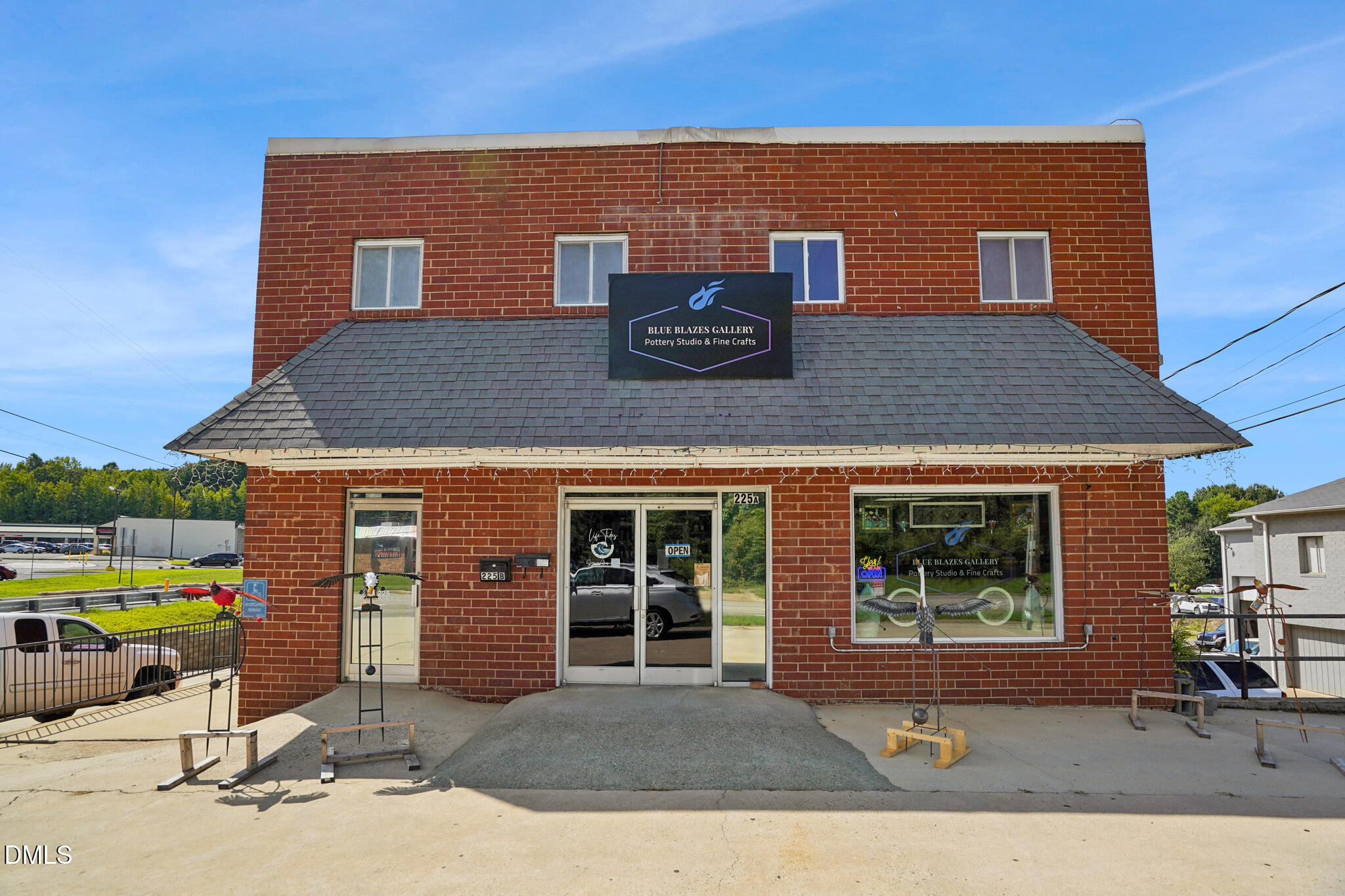 225 S Madison Boulevard Property Photo 5