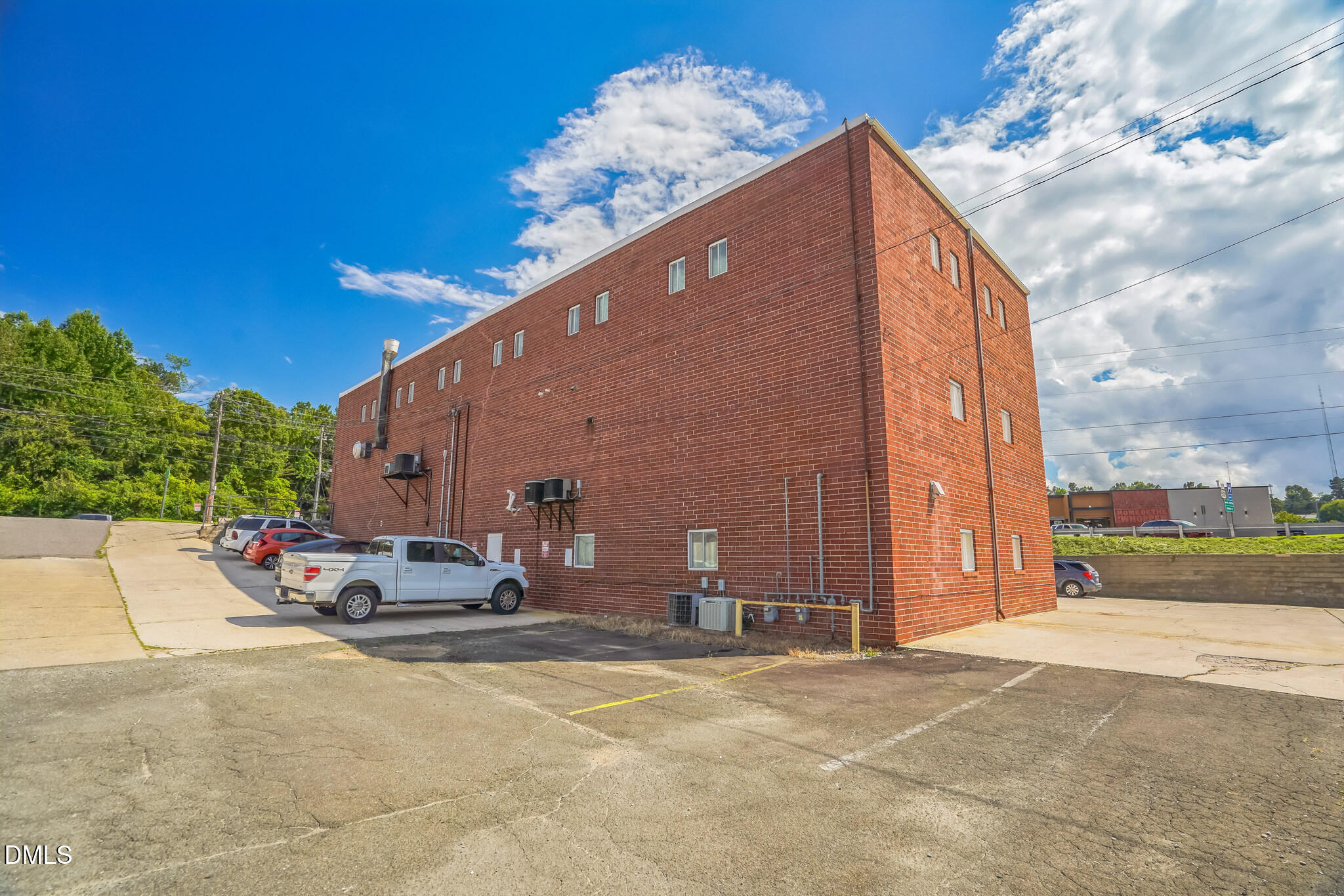 225 S Madison Boulevard Property Photo 12