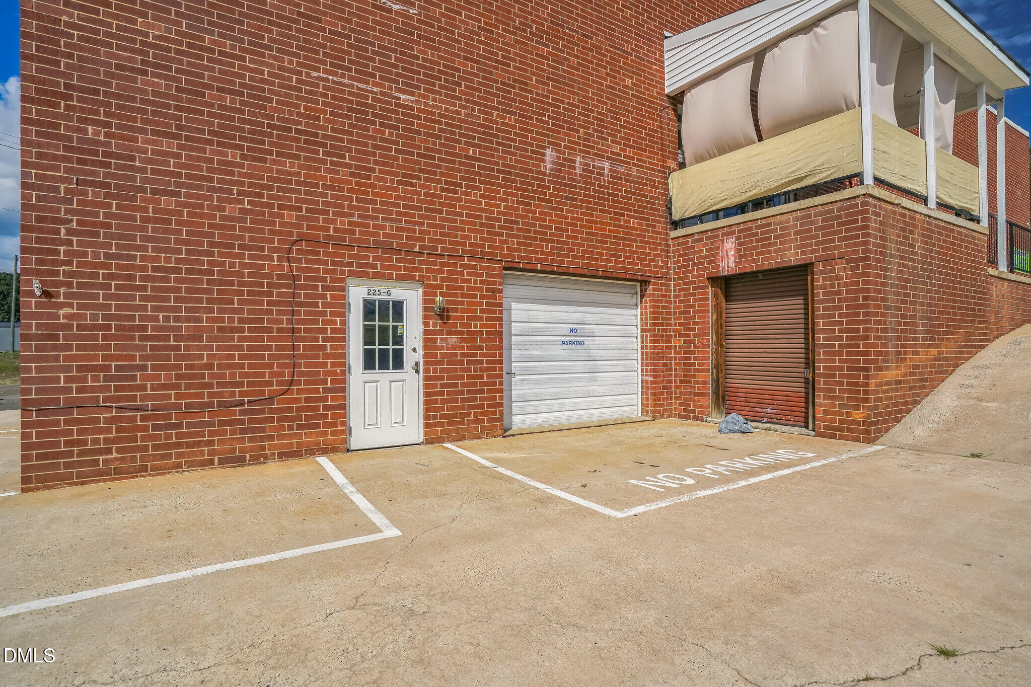 225 S Madison Boulevard Property Photo 16