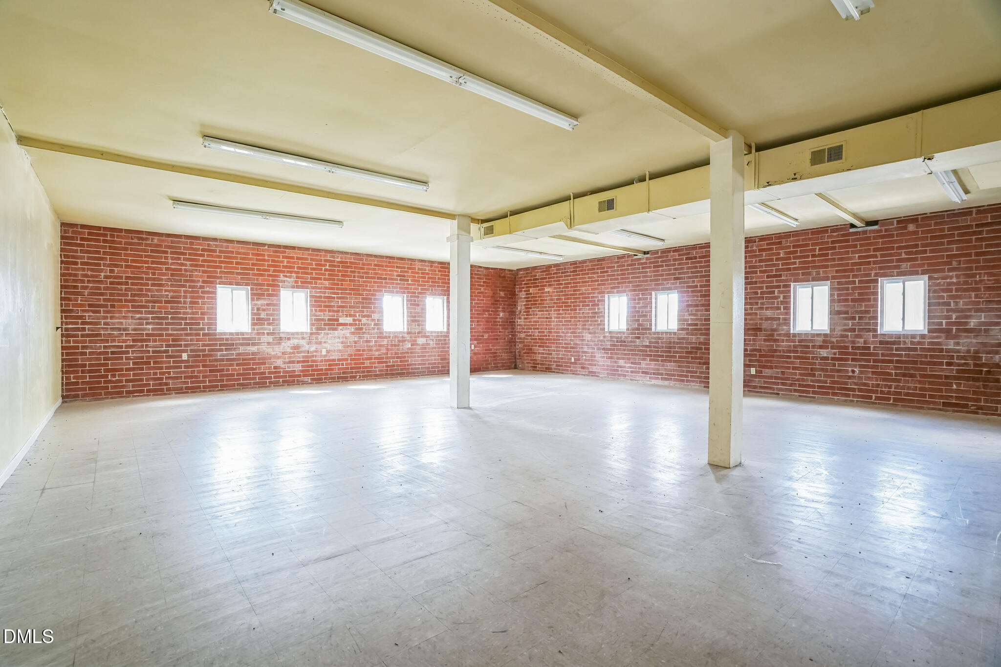 225 S Madison Boulevard Property Photo 18