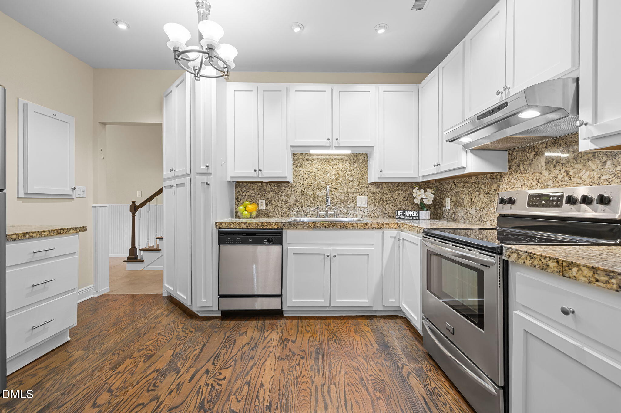 6423 New Market Way Property Photo 2