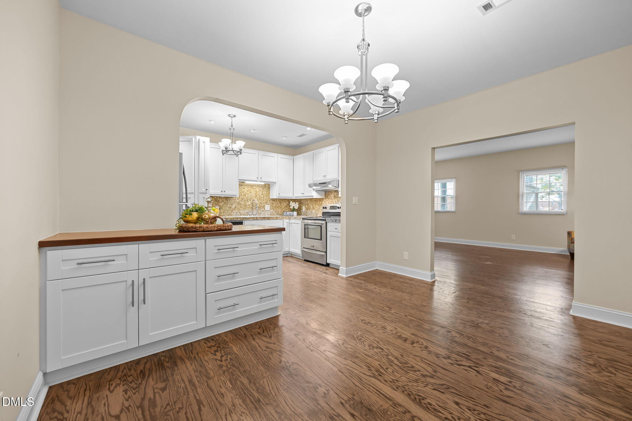6423 New Market Way Property Photo 4