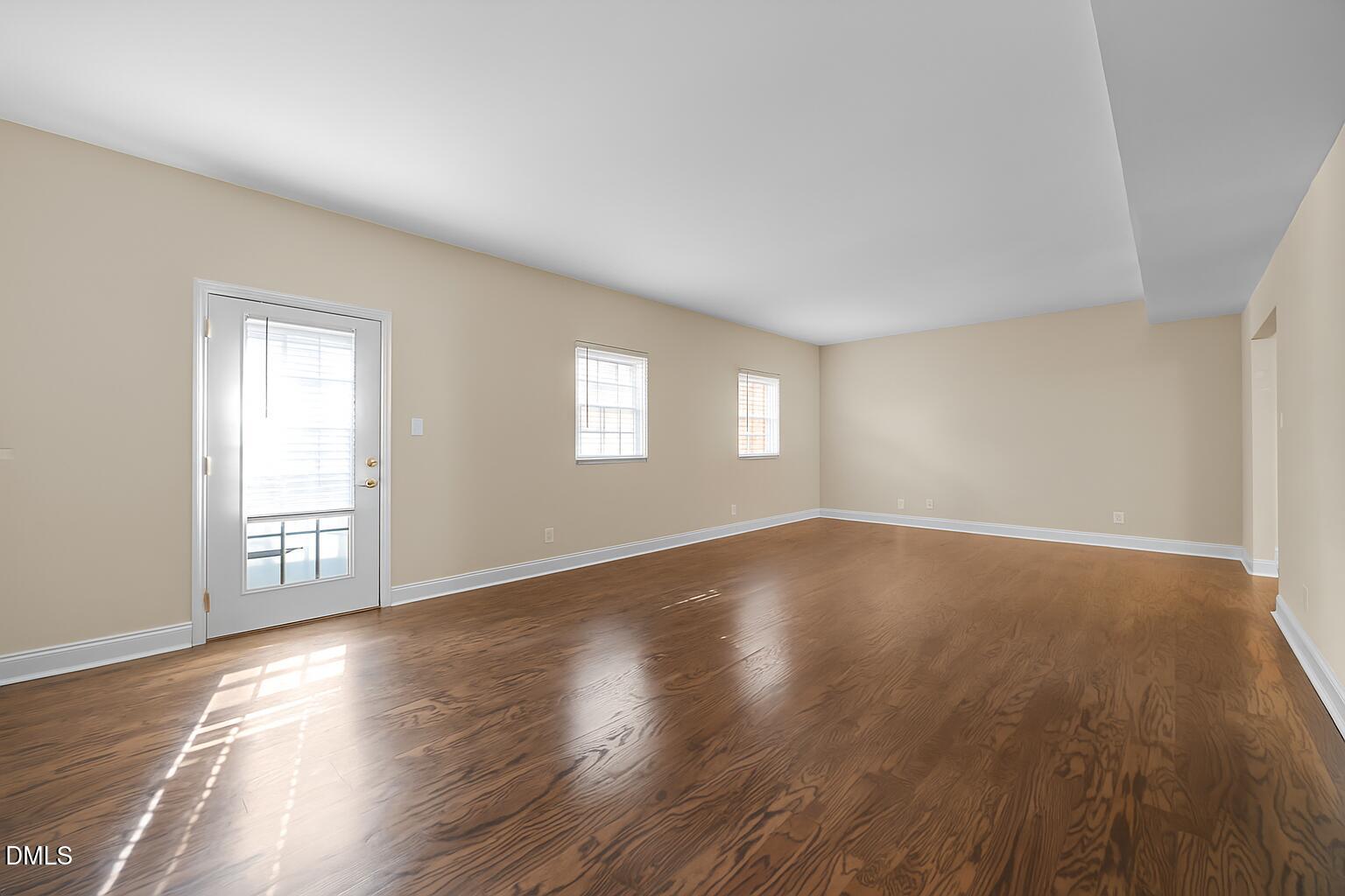 6423 New Market Way Property Photo 7