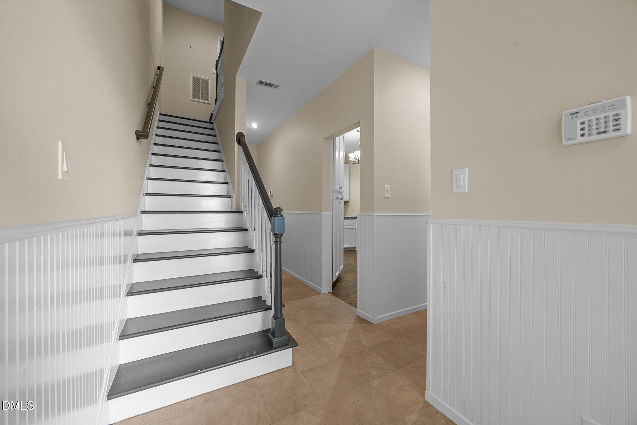 6423 New Market Way Property Photo 8
