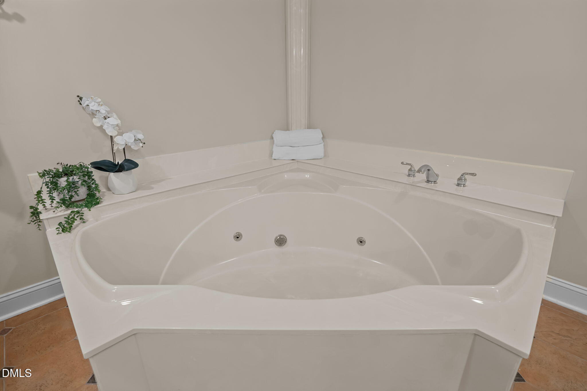 6423 New Market Way Property Photo 14