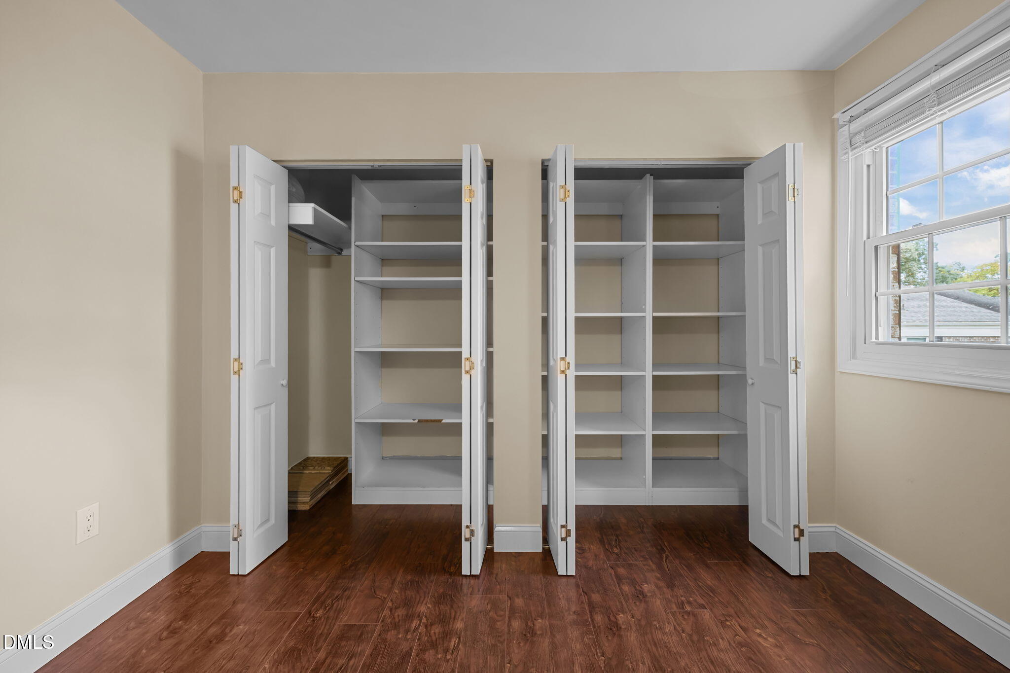 6423 New Market Way Property Photo 16