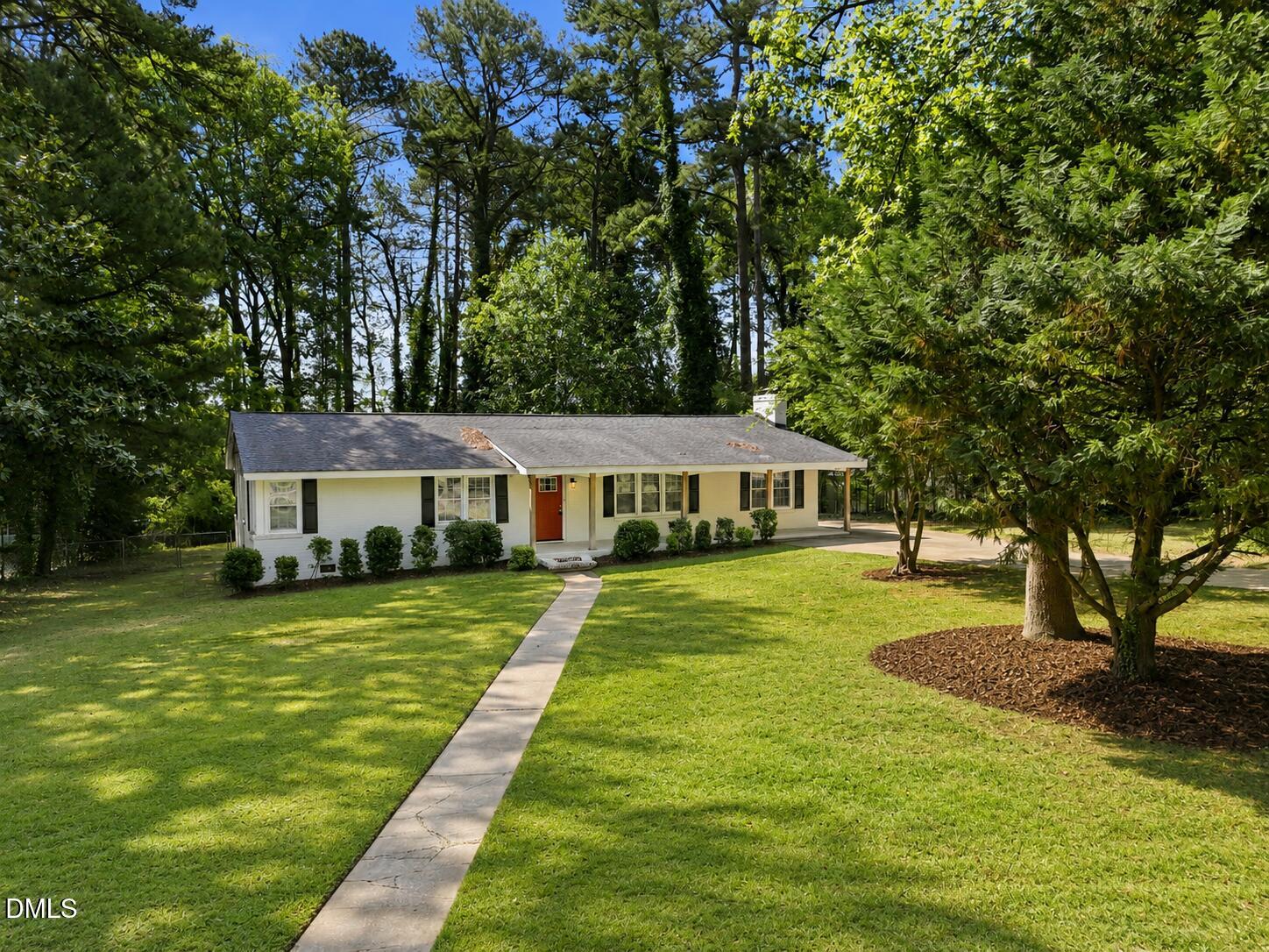 2950 Glenridge Drive Property Photo 3