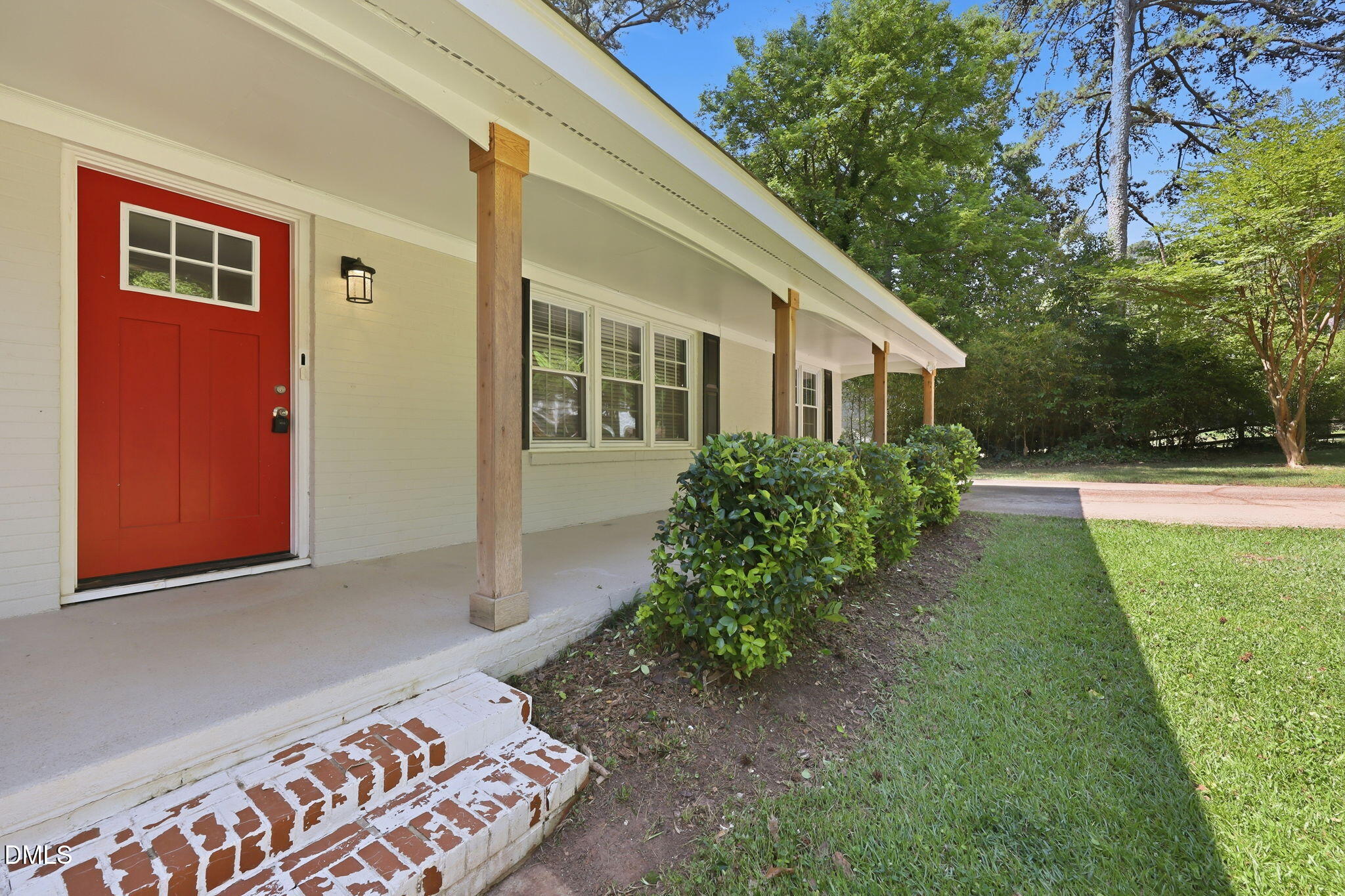 2950 Glenridge Drive Property Photo 5