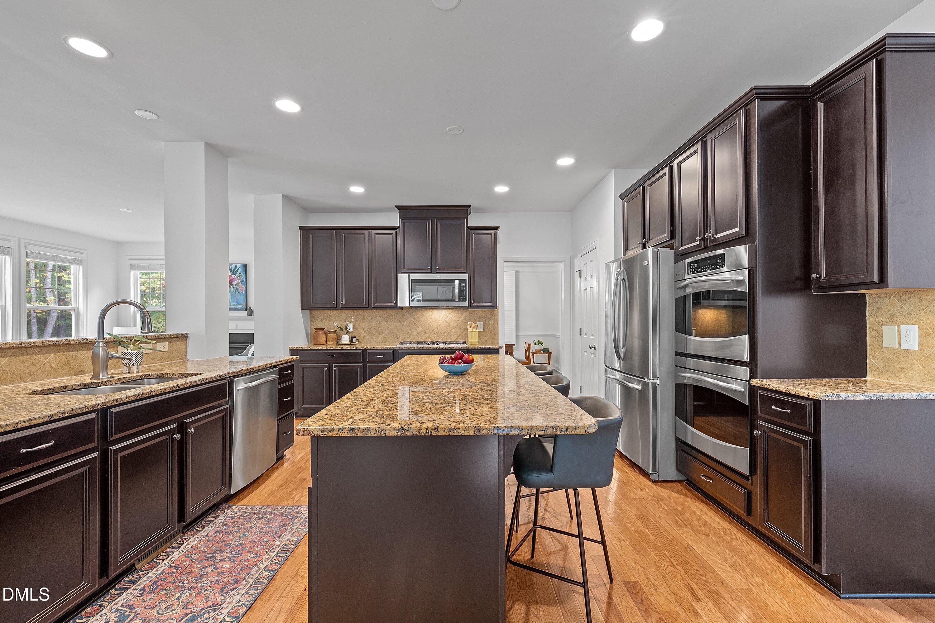 485 Legend Oaks Drive Property Photo 10