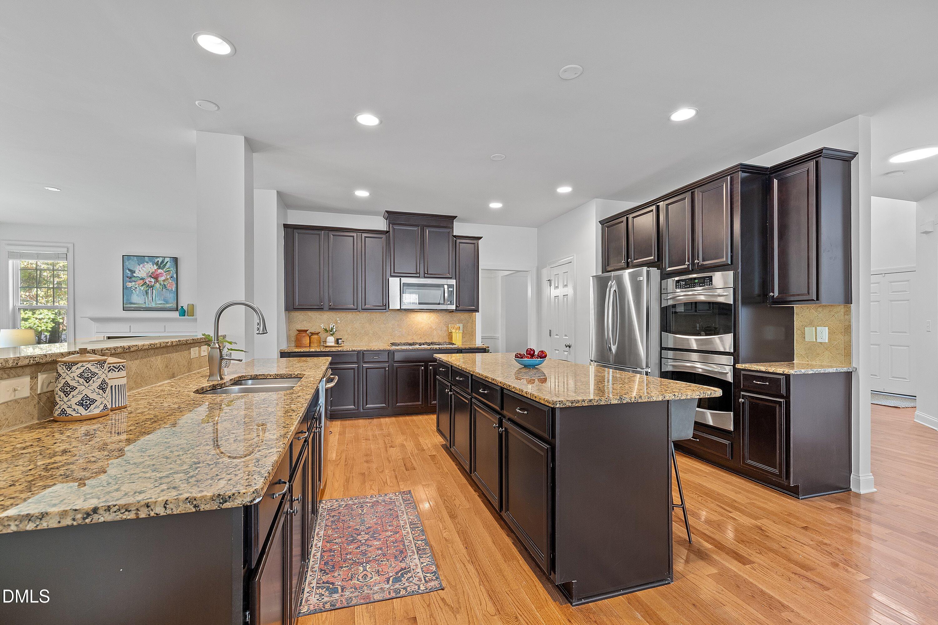 485 Legend Oaks Drive Property Photo 12