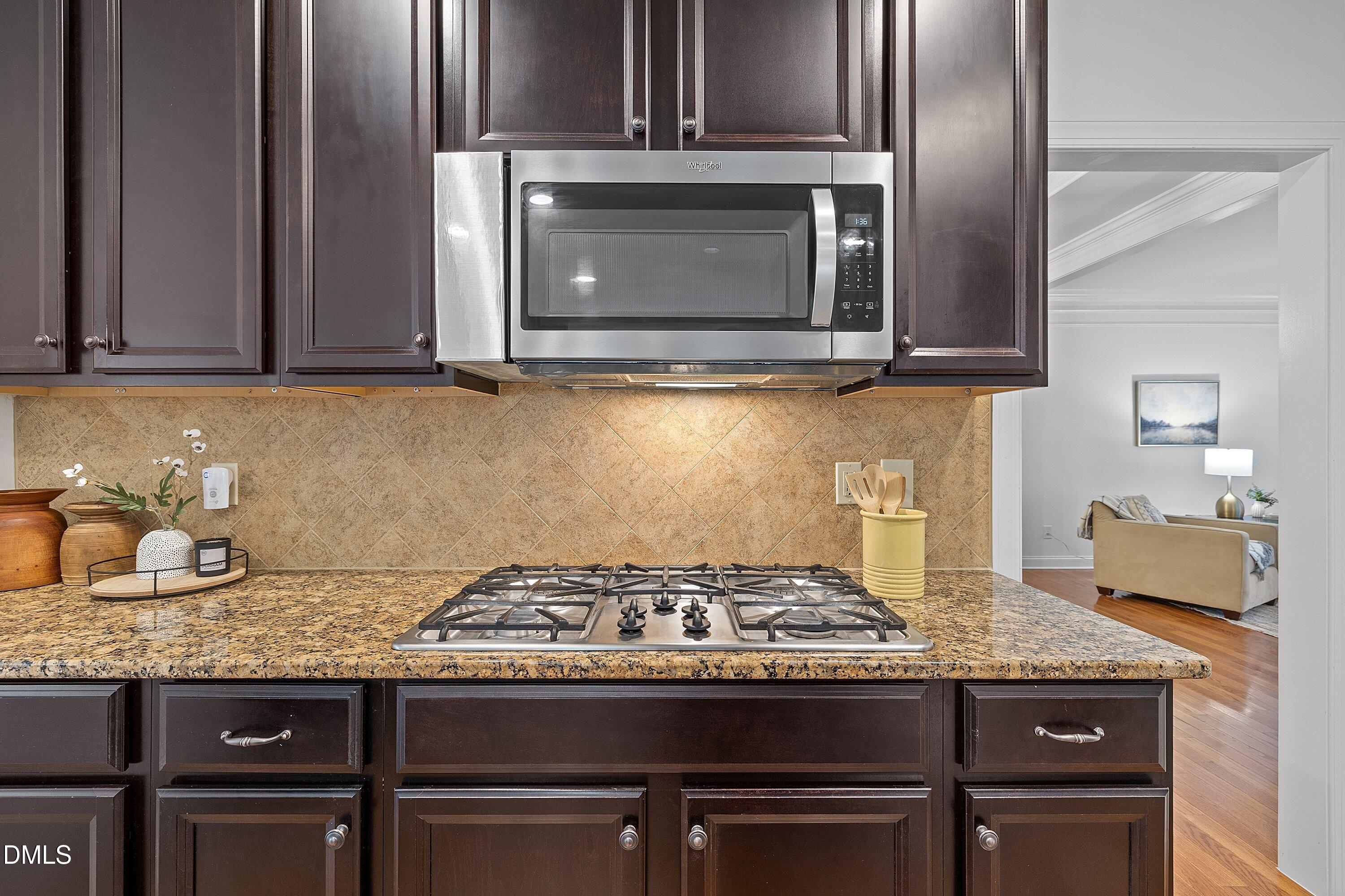 485 Legend Oaks Drive Property Photo 16