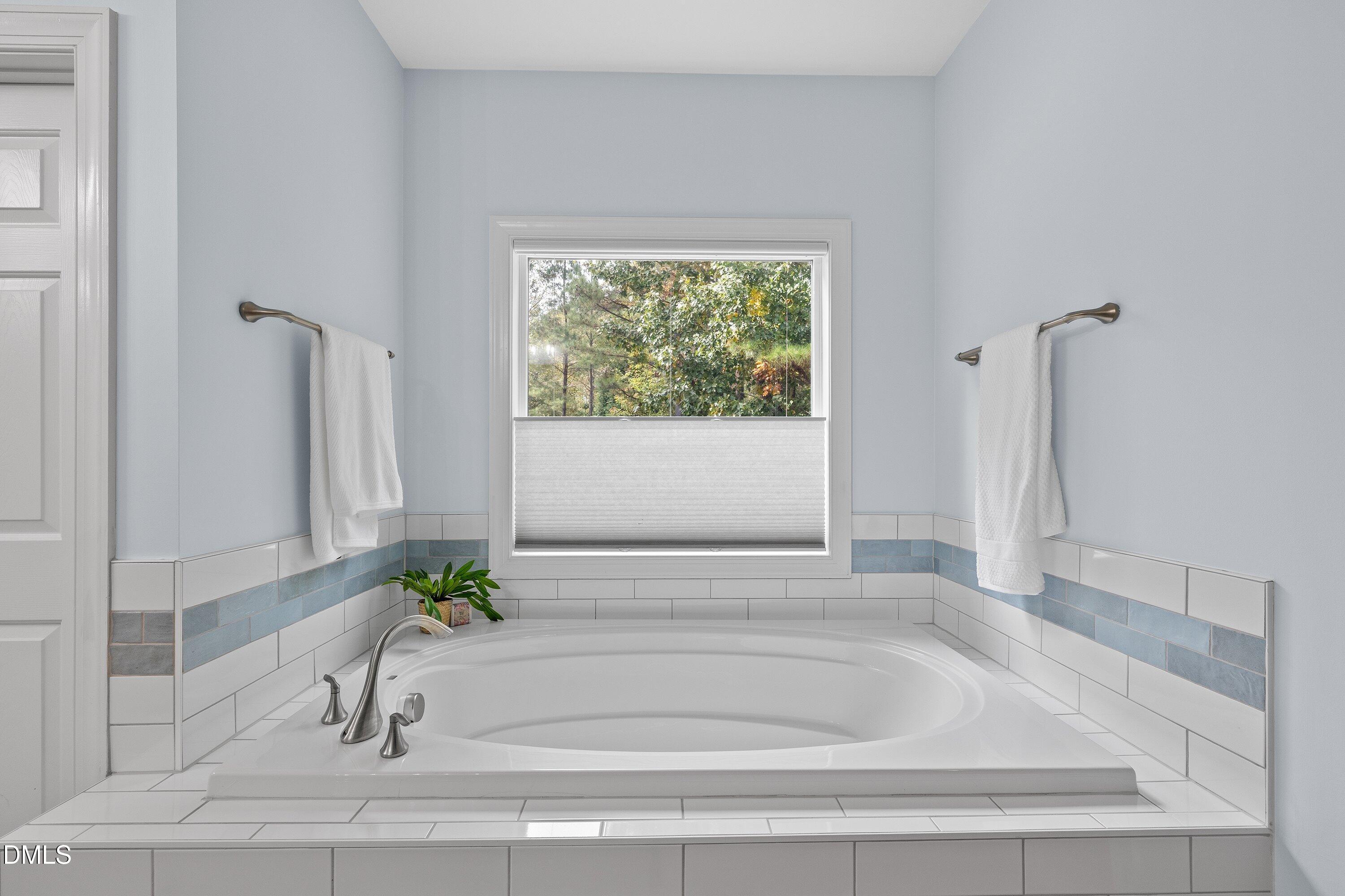 485 Legend Oaks Drive Property Photo 35