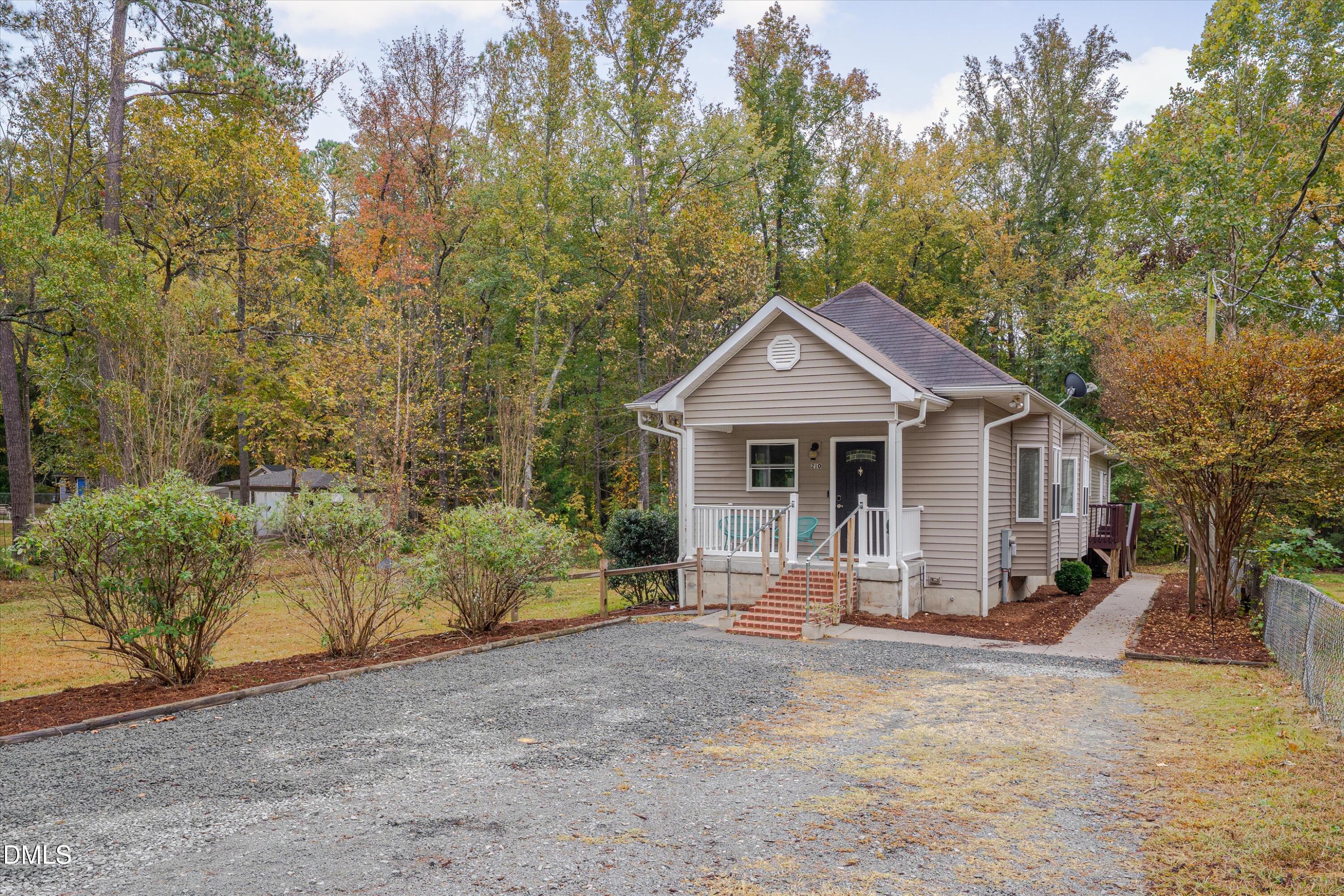 210 Obie Drive Property Photo 1