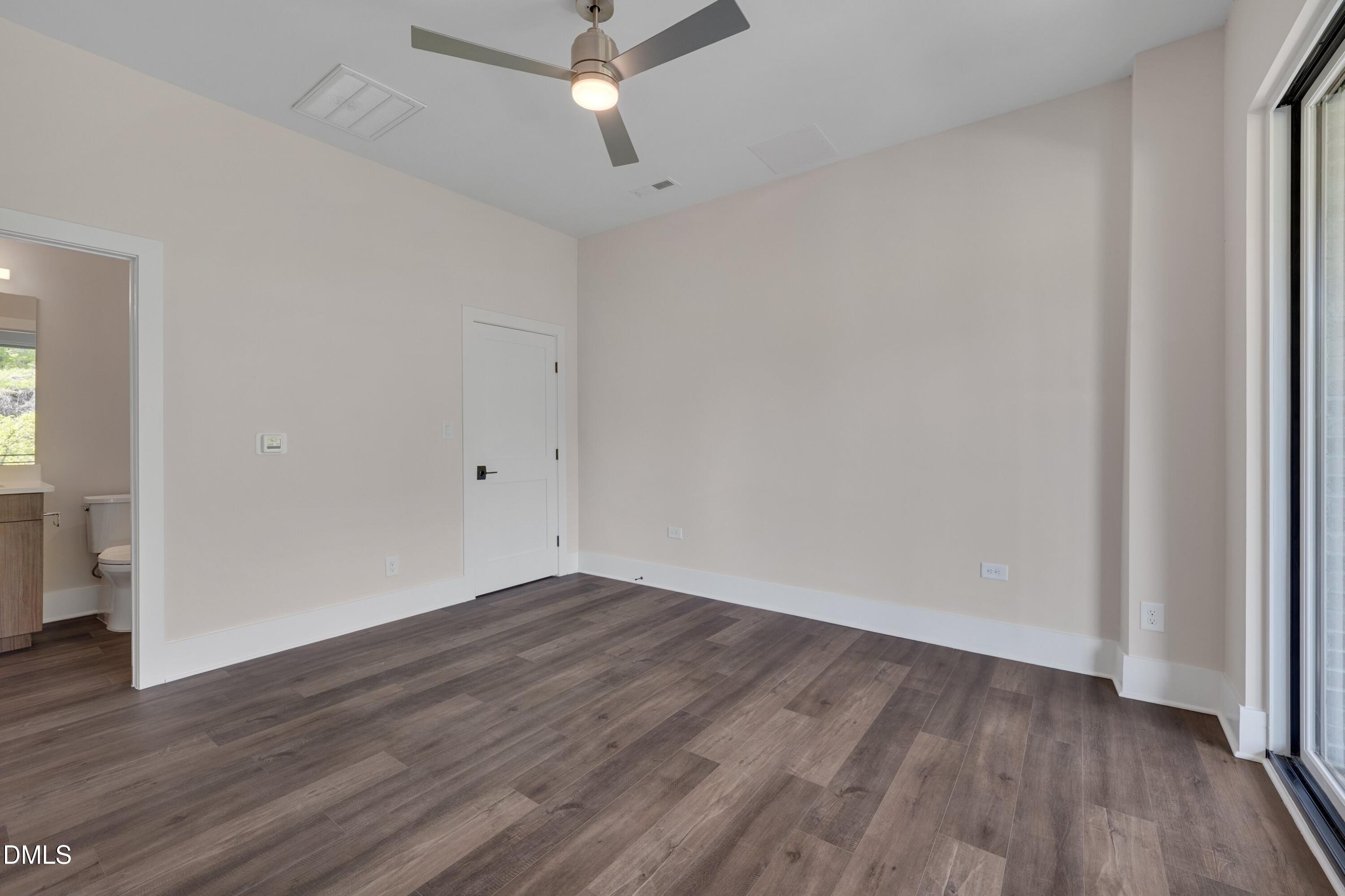 1014 Manor Way Property Photo 10