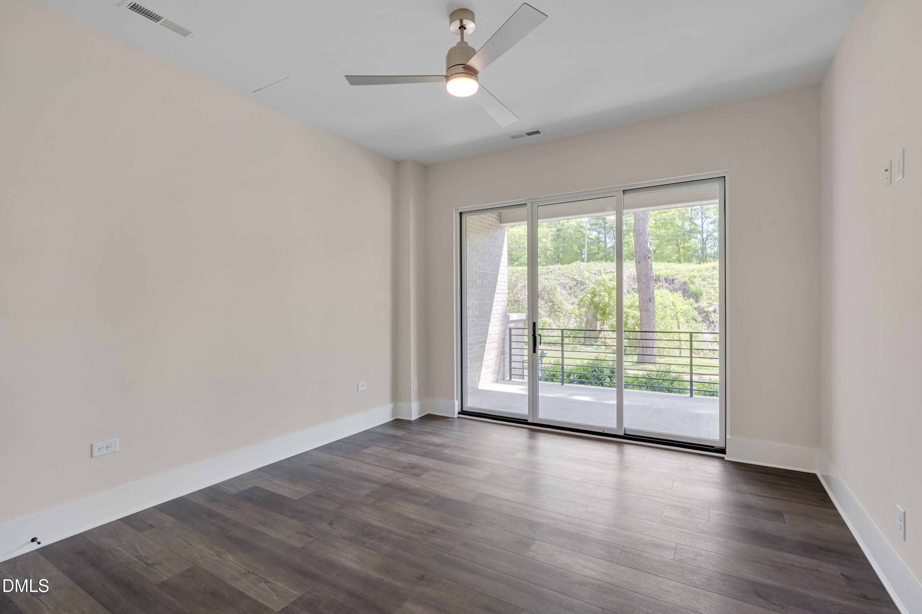 1014 Manor Way Property Photo 11