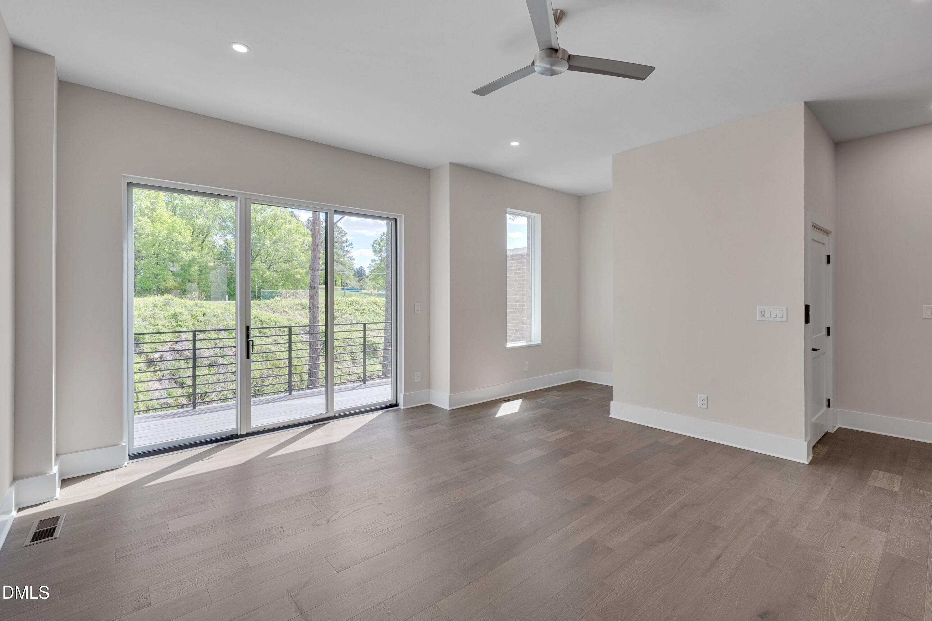 1014 Manor Way Property Photo 25