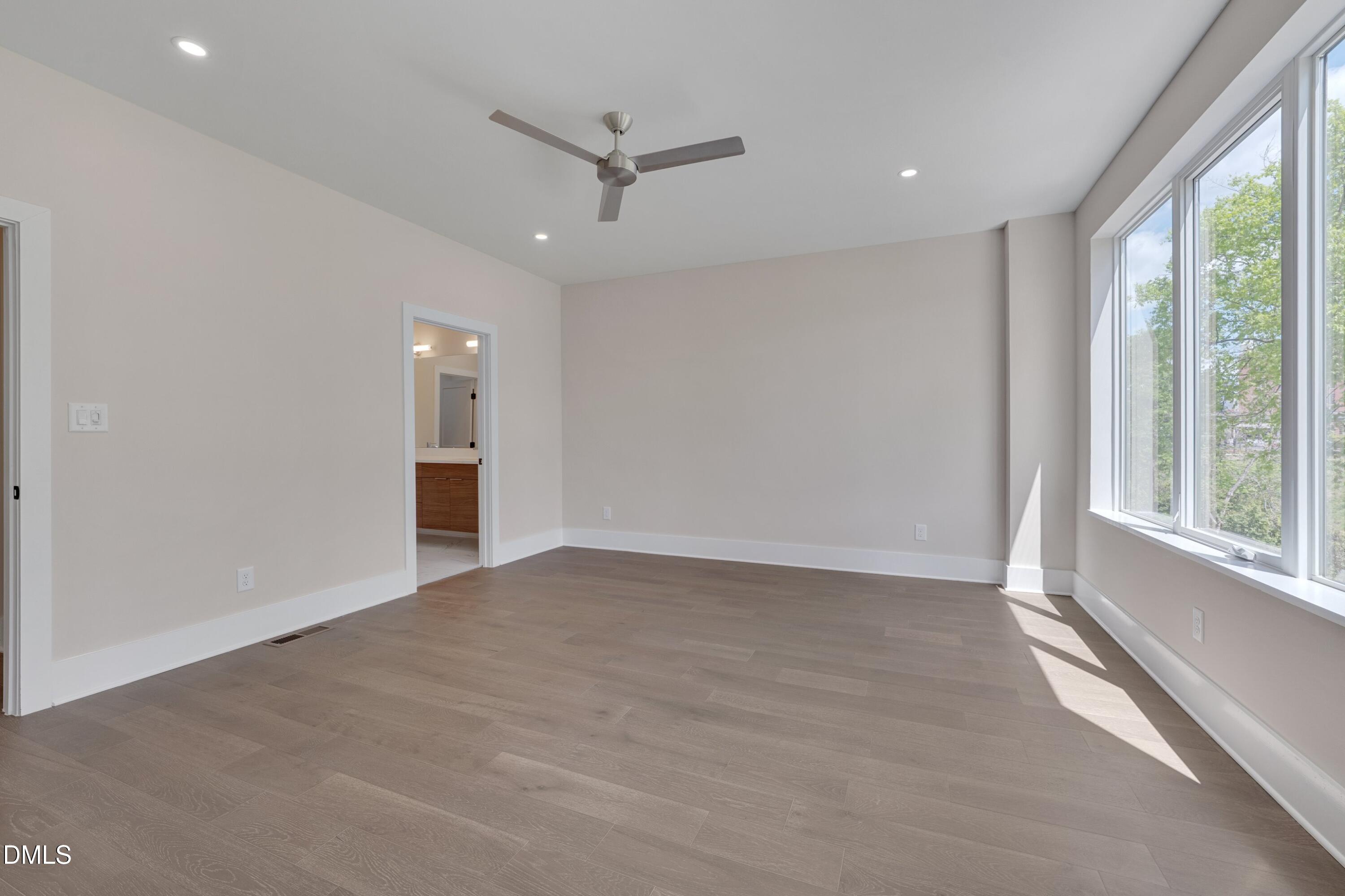 1014 Manor Way Property Photo 29