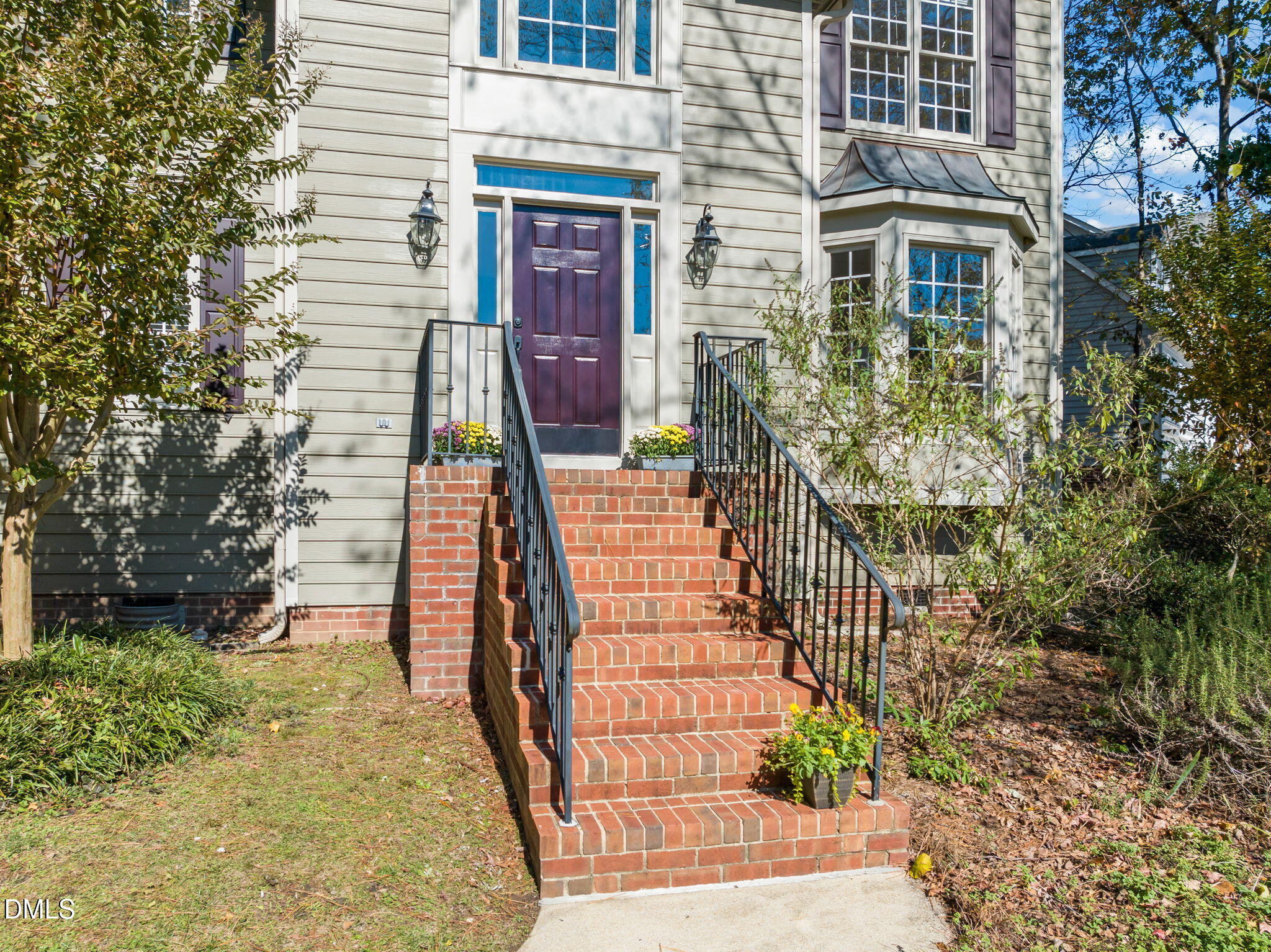 313 Bennington Parkway Property Photo 2