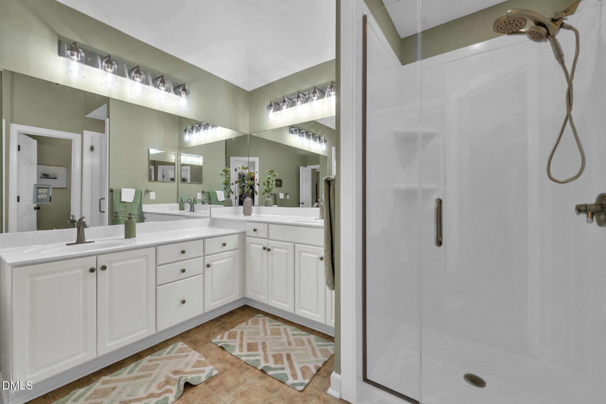 313 Bennington Parkway Property Photo 32