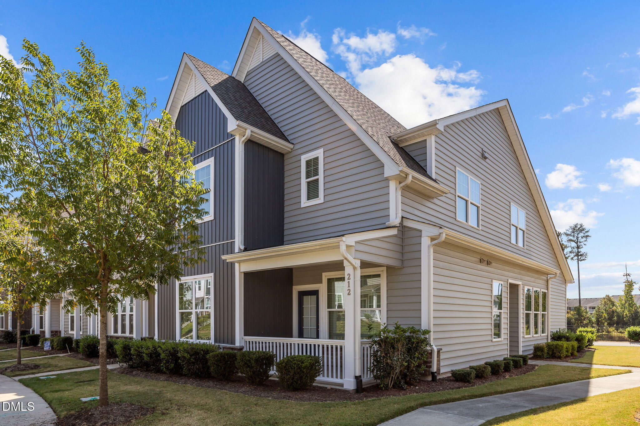 212 Marietta Way Property Photo 3