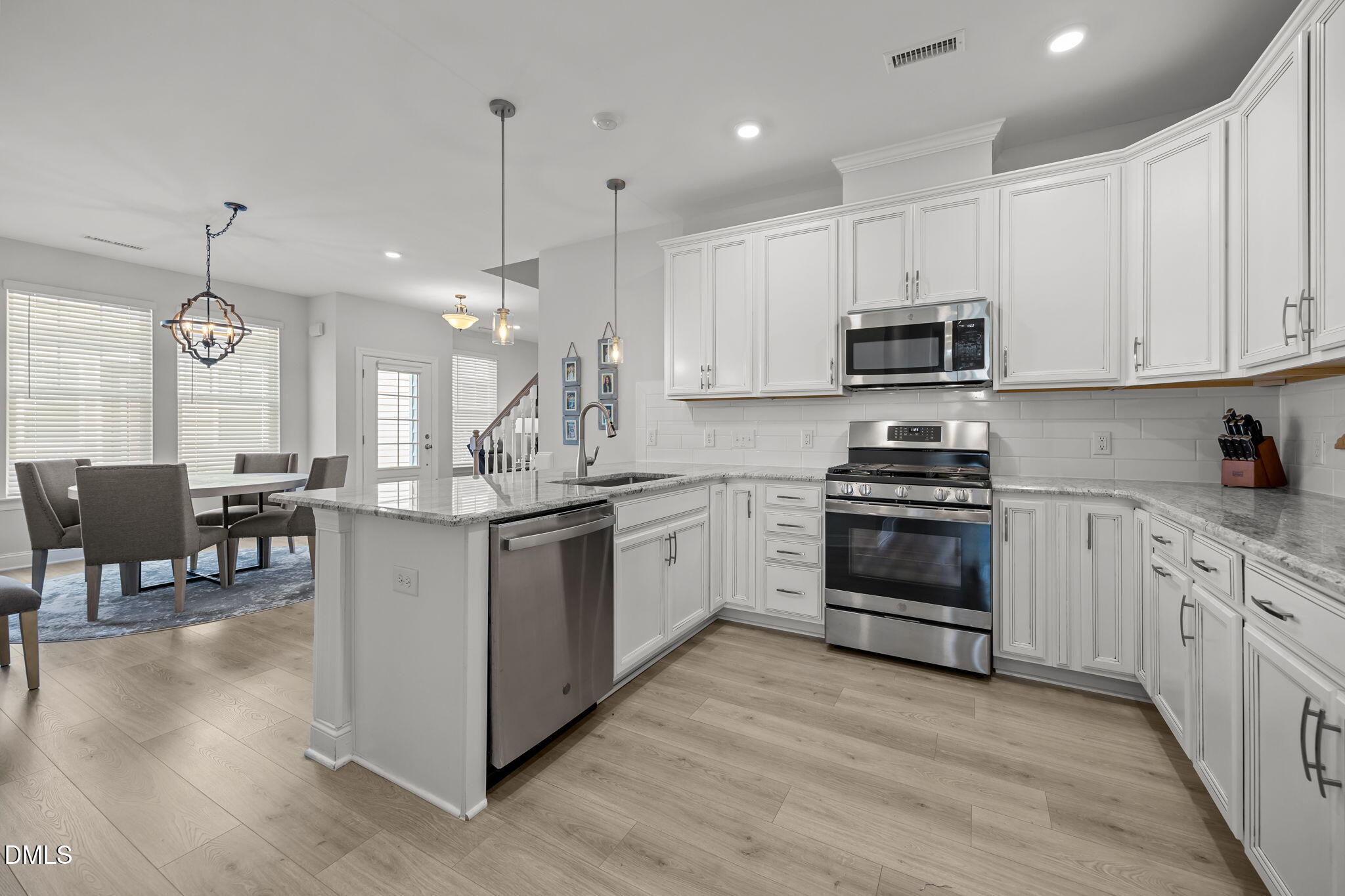 212 Marietta Way Property Photo 4