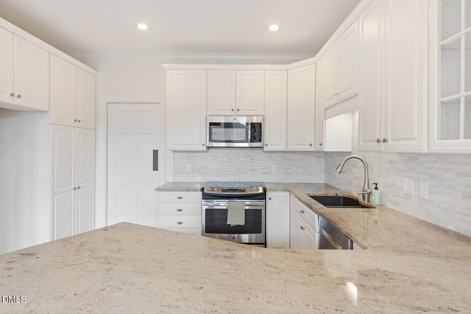 200 Kellygreen Court Property Photo 10