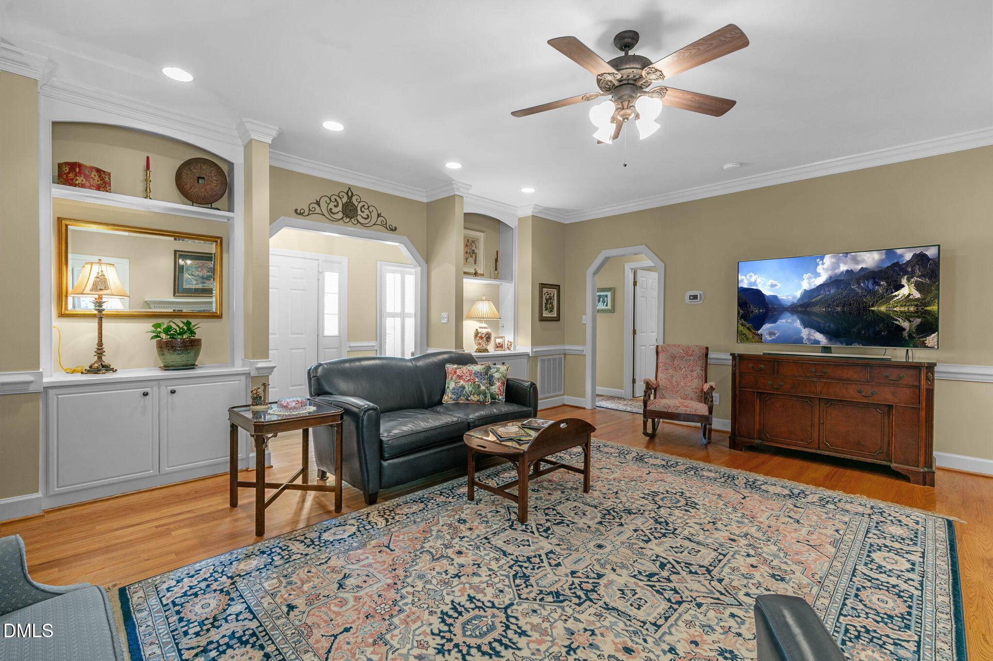 5010 Country Club Drive N Property Photo 7