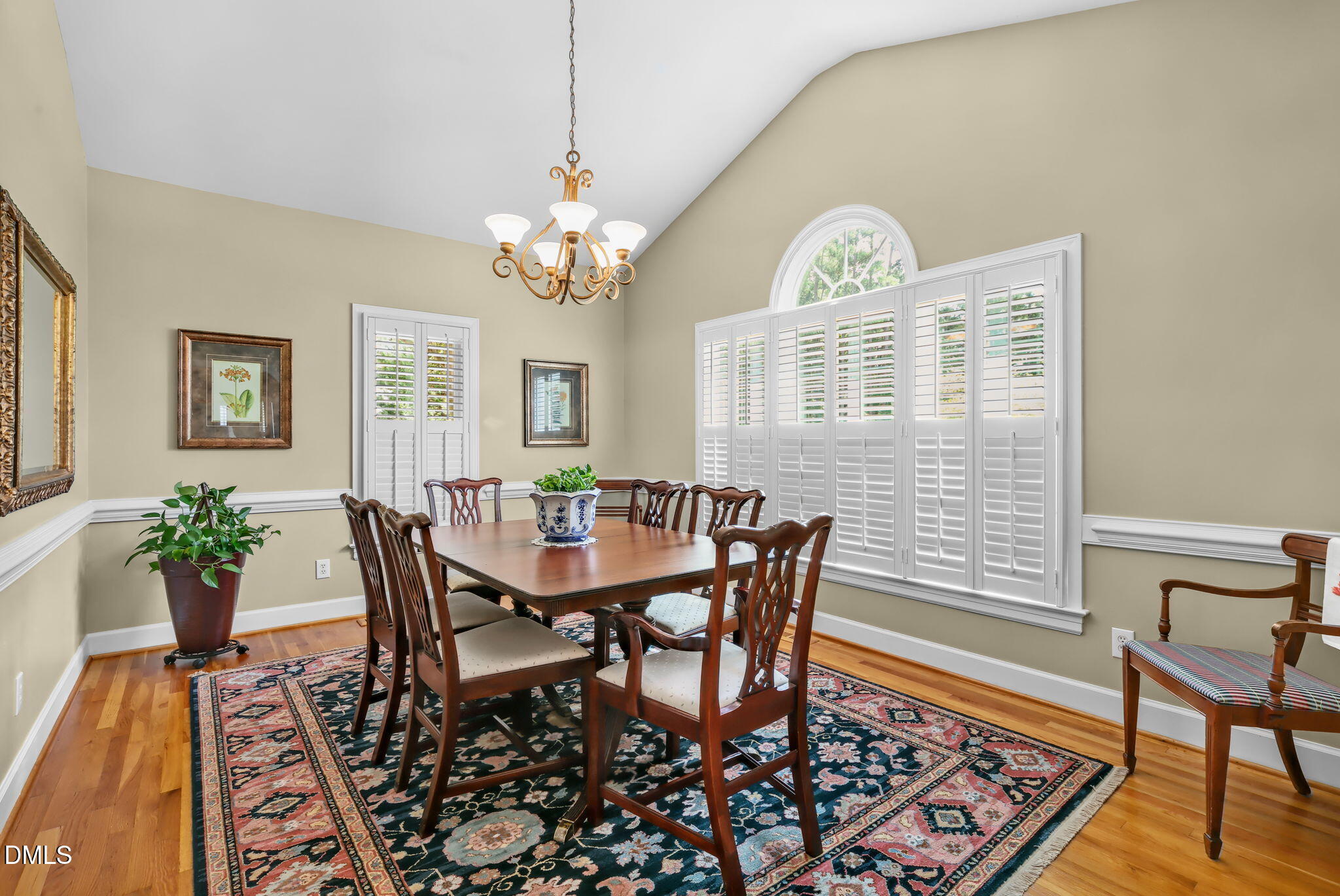 5010 Country Club Drive N Property Photo 11