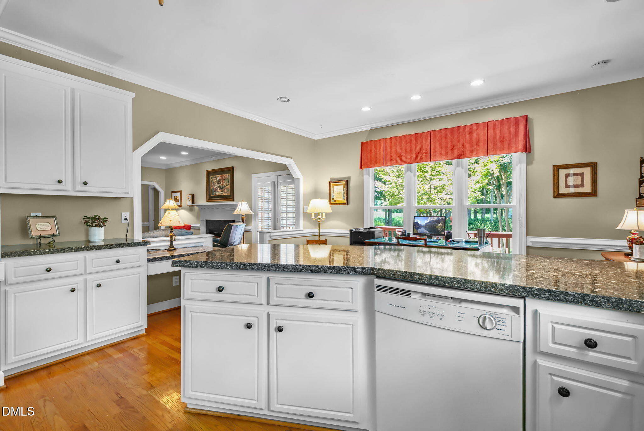 5010 Country Club Drive N Property Photo 15