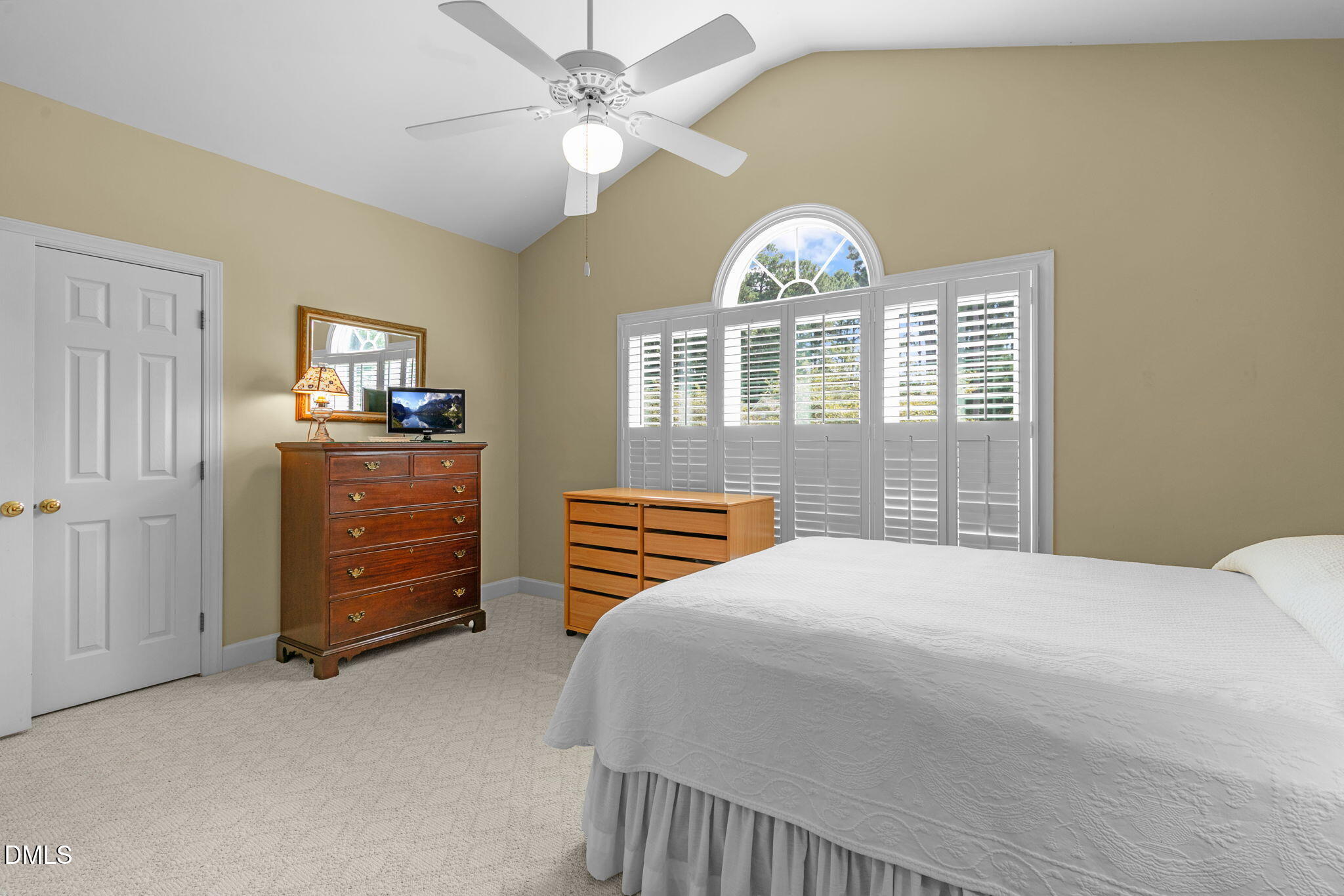 5010 Country Club Drive N Property Photo 19