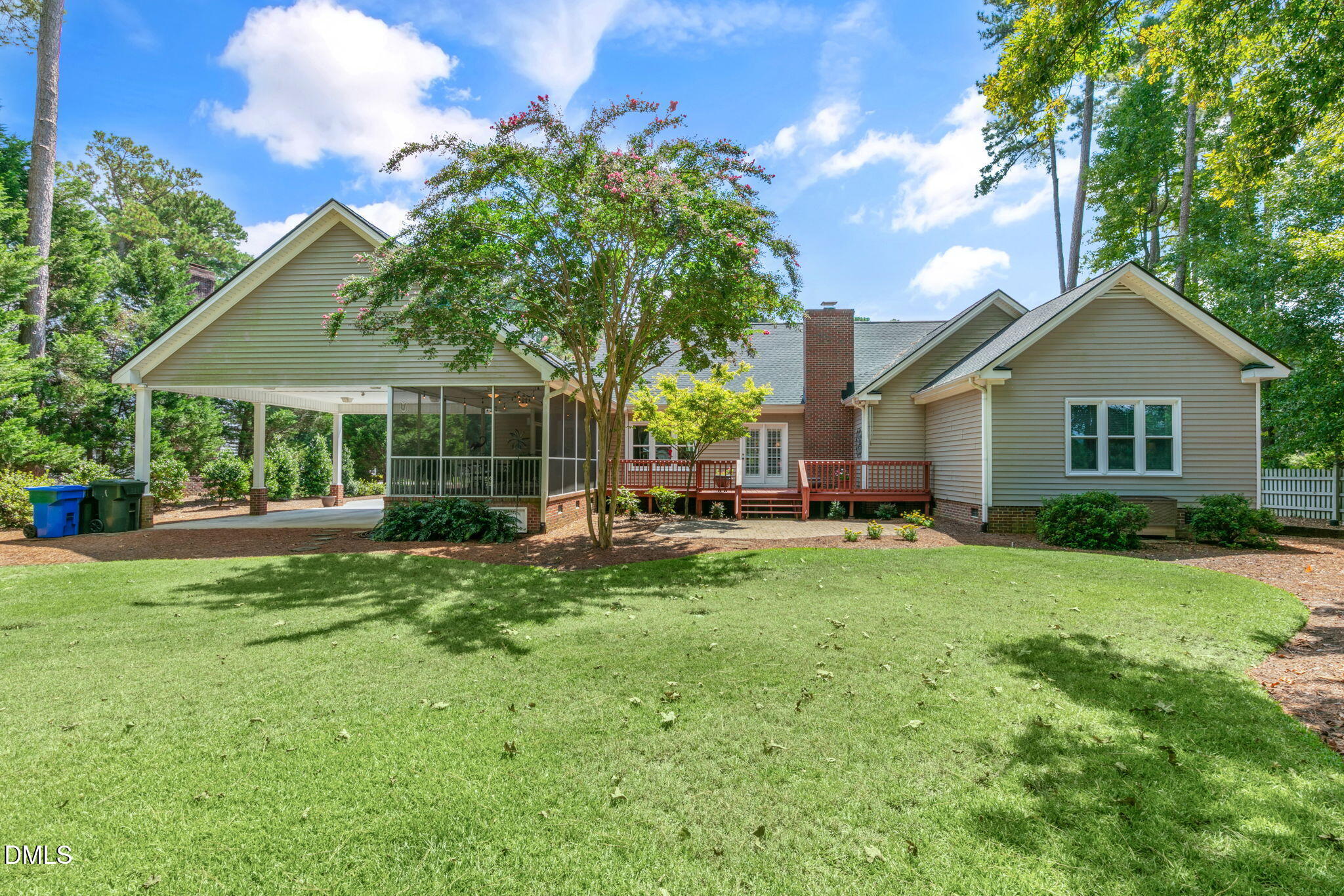 5010 Country Club Drive N Property Photo 33