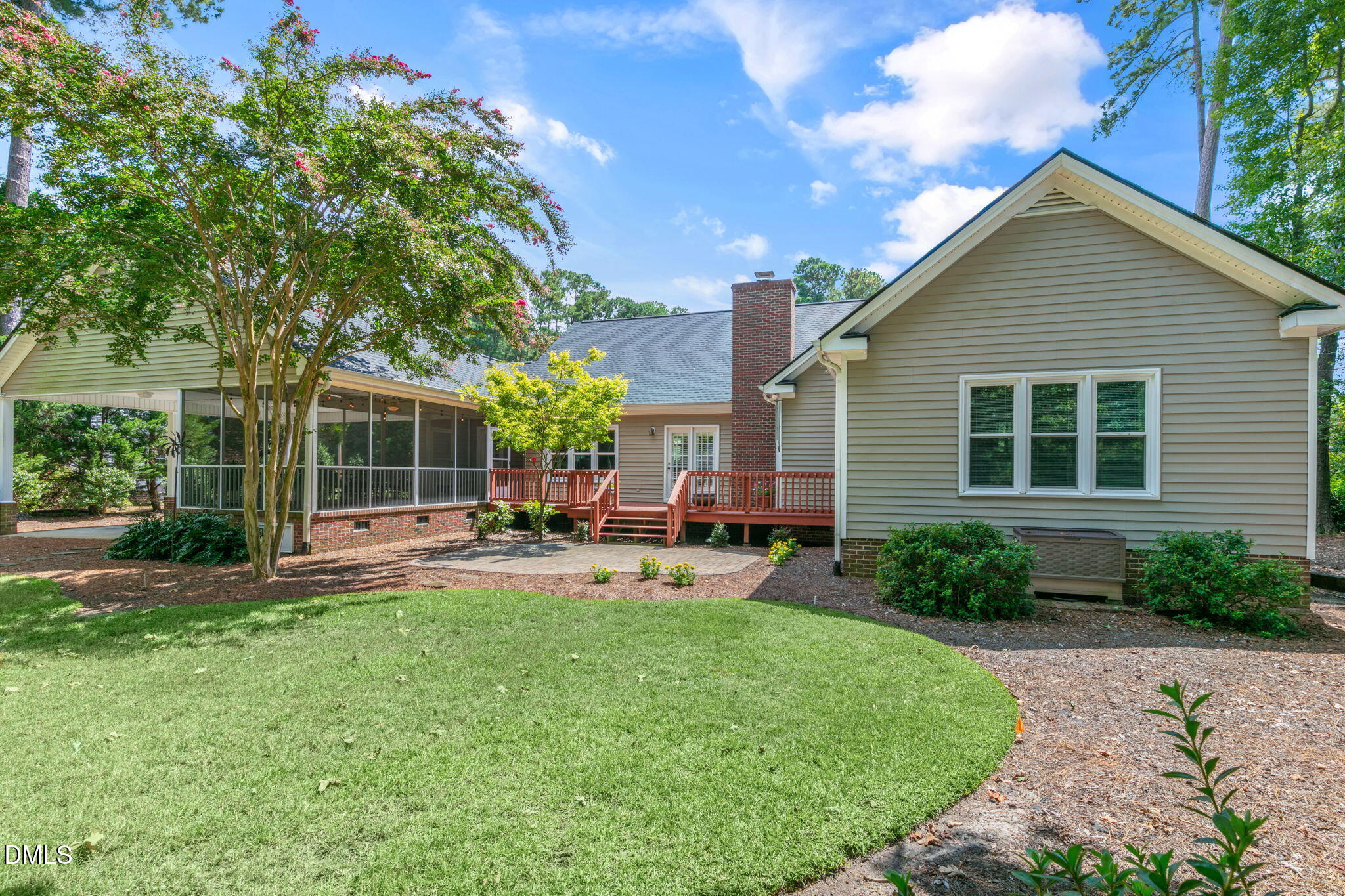 5010 Country Club Drive N Property Photo 34