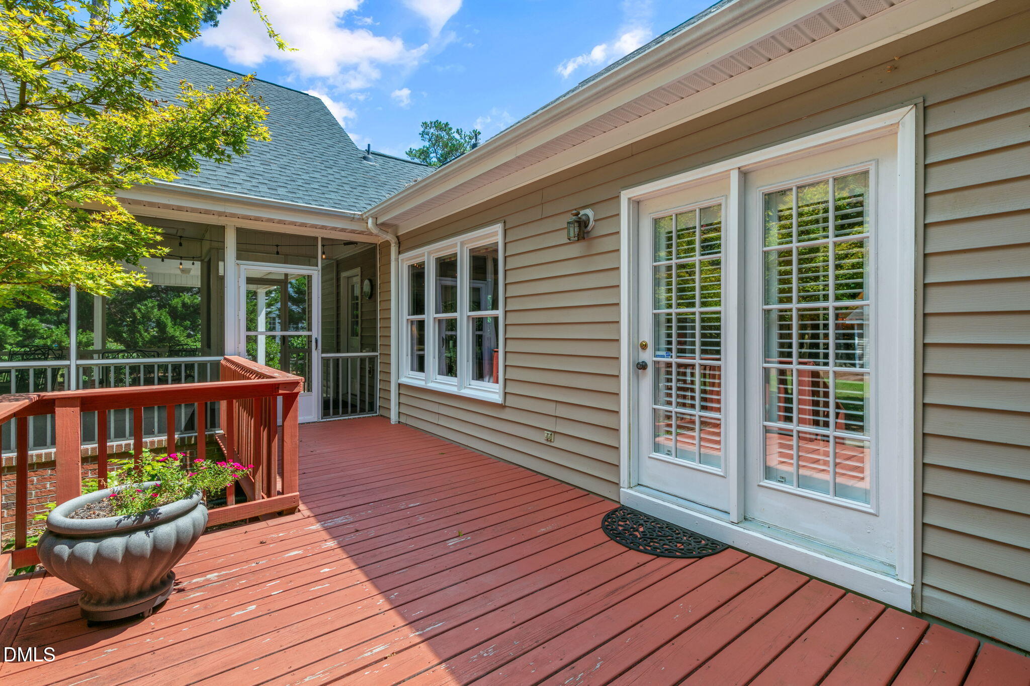 5010 Country Club Drive N Property Photo 37