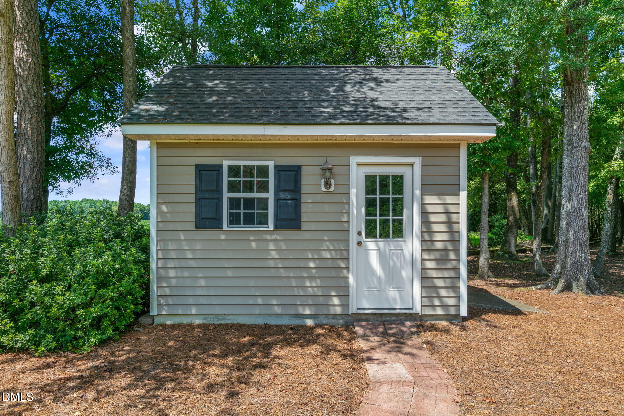 5010 Country Club Drive N Property Photo 40