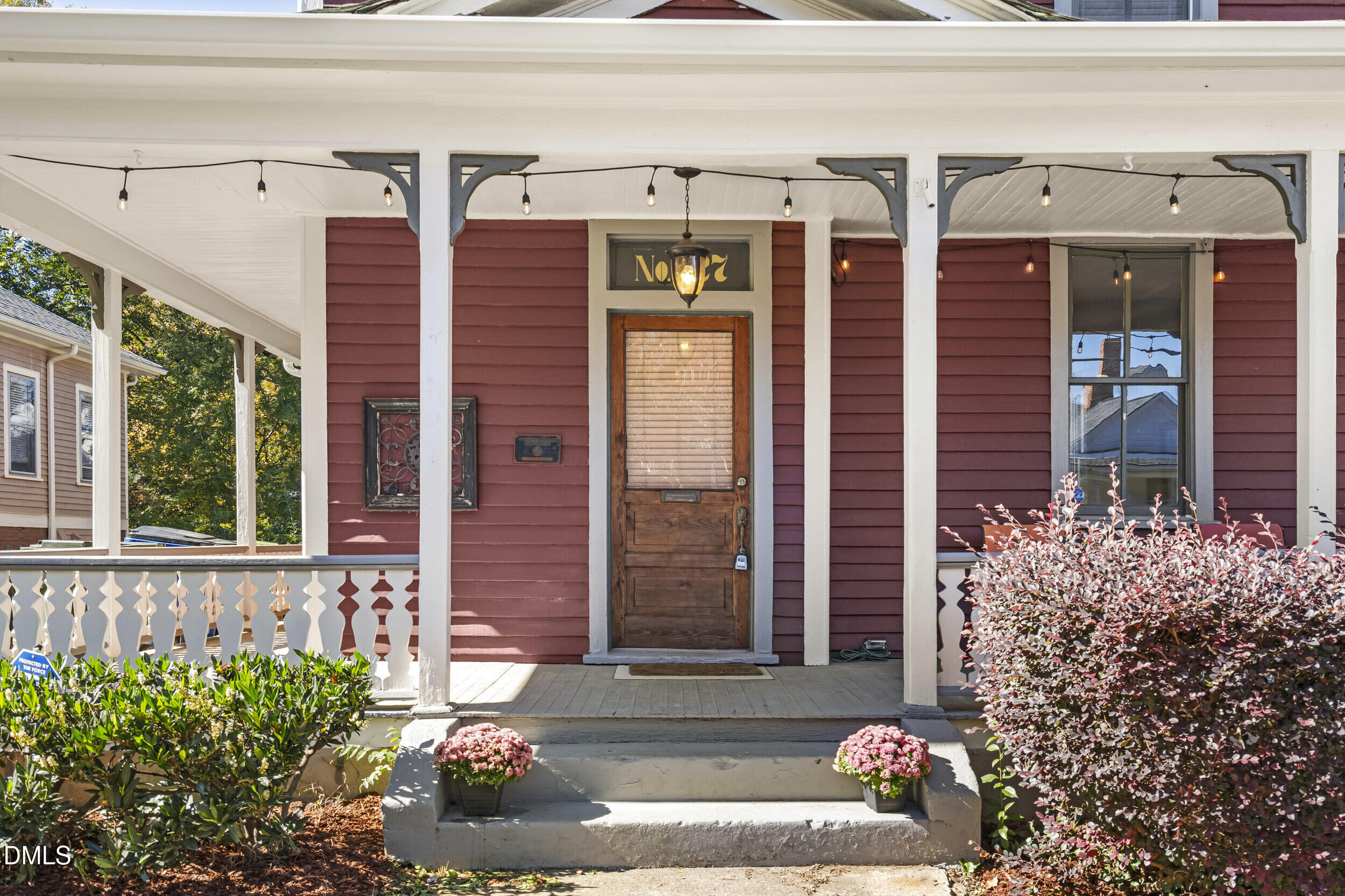 527 N East Street Property Photo 3