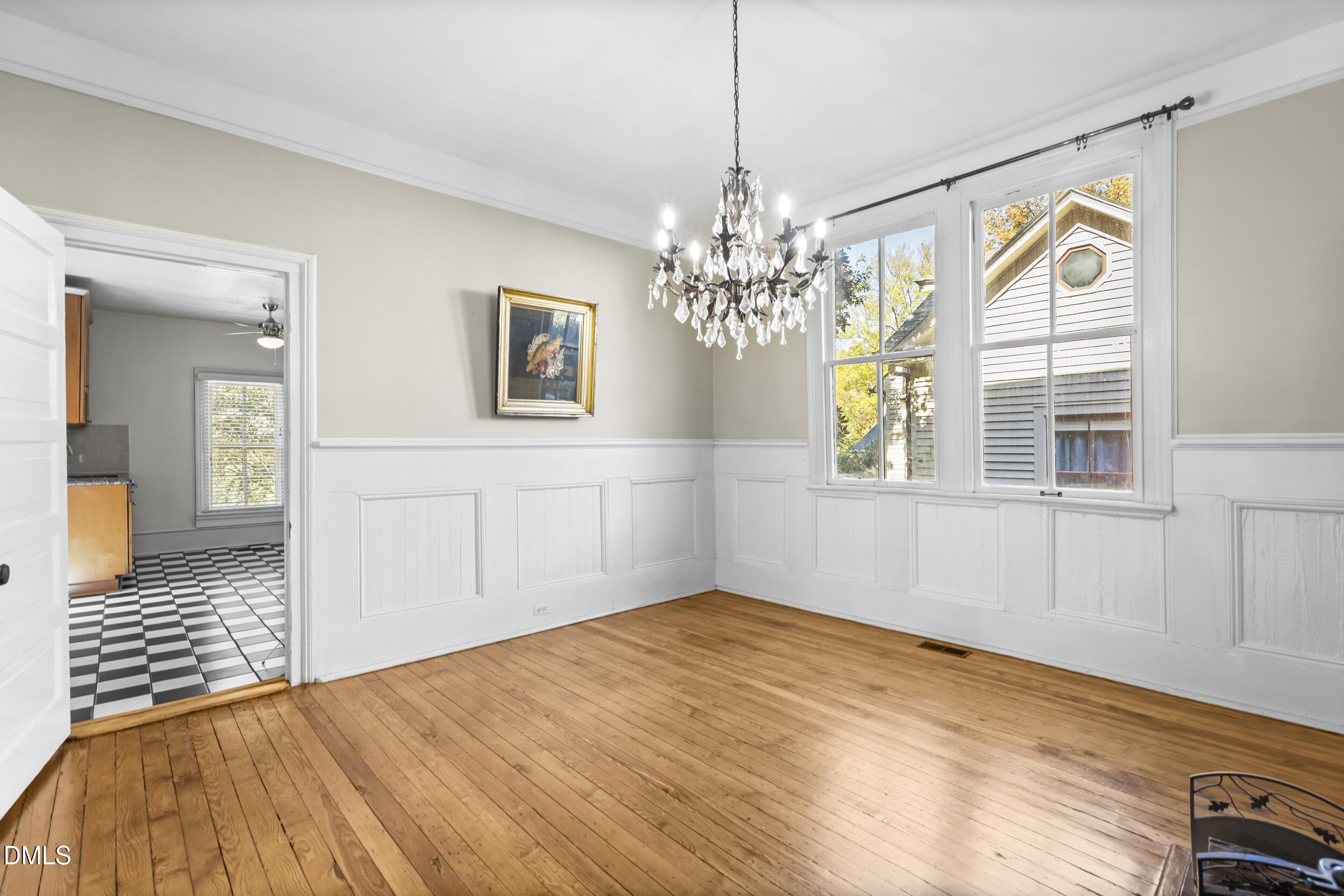 527 N East Street Property Photo 11