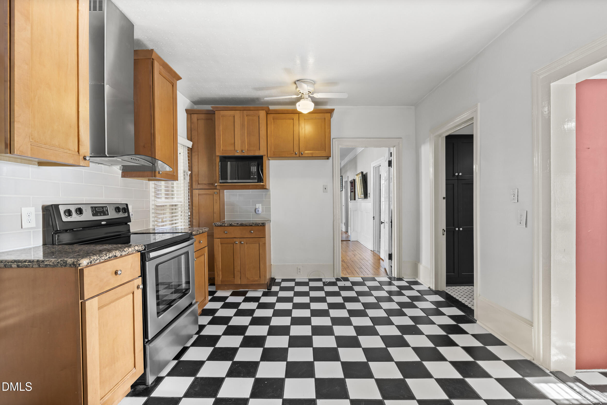 527 N East Street Property Photo 18